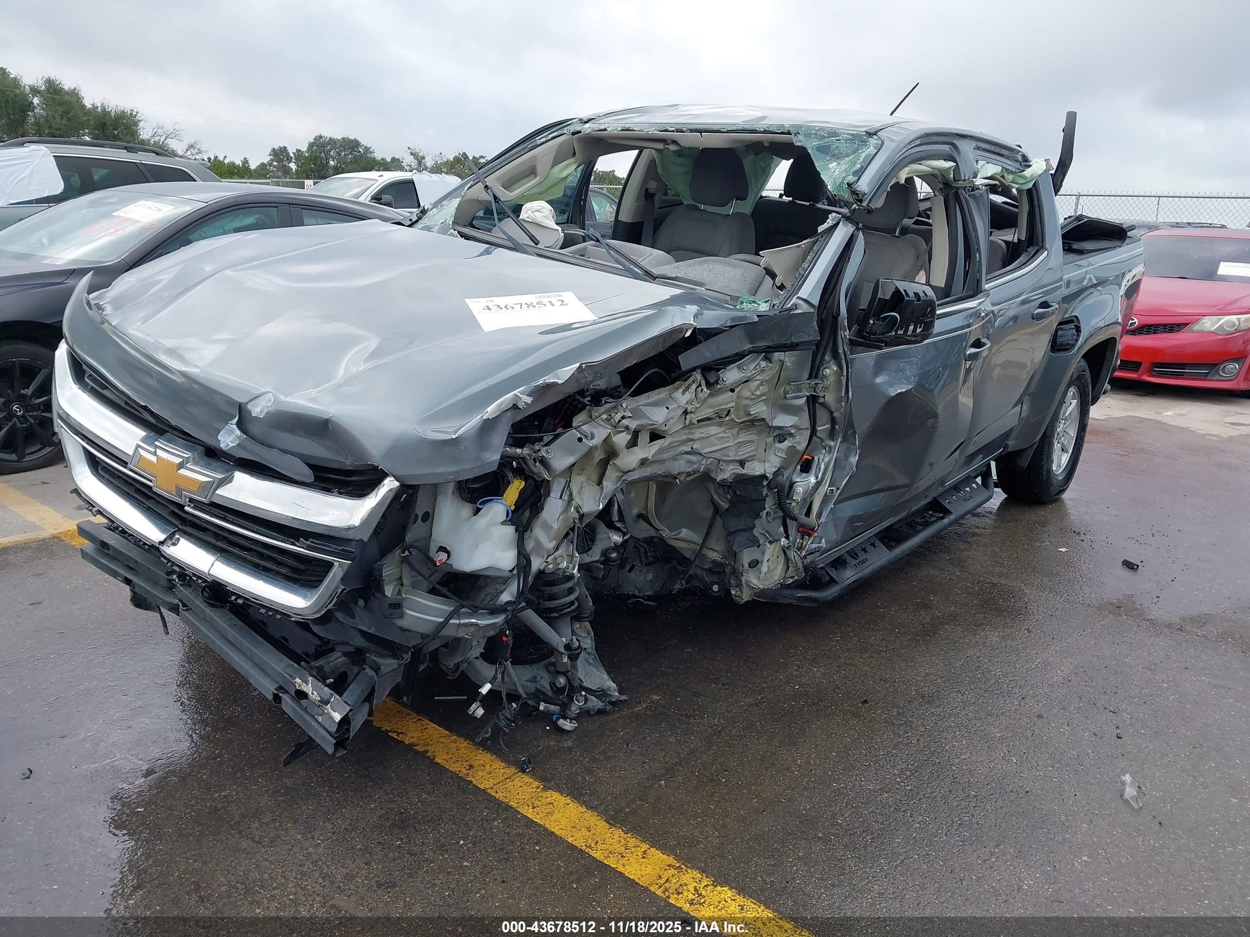 CHEVROLET COLORADO image 2