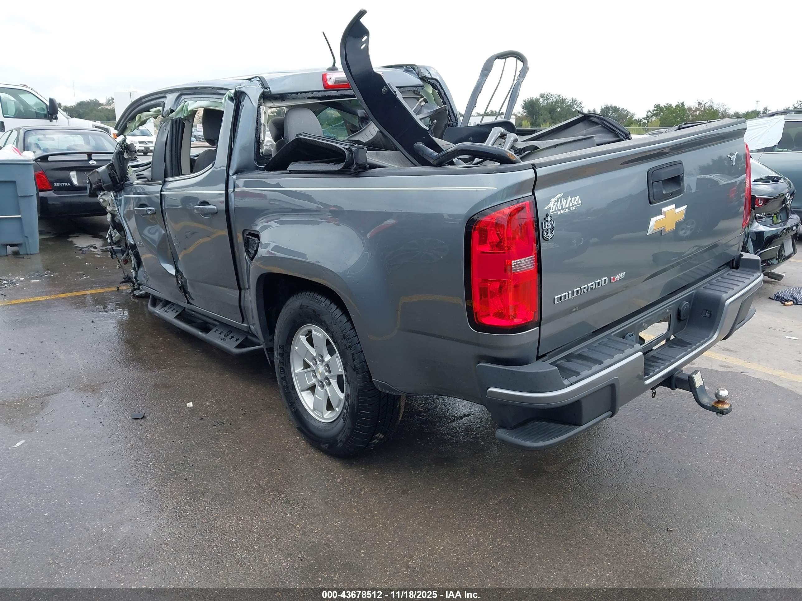 CHEVROLET COLORADO image 3