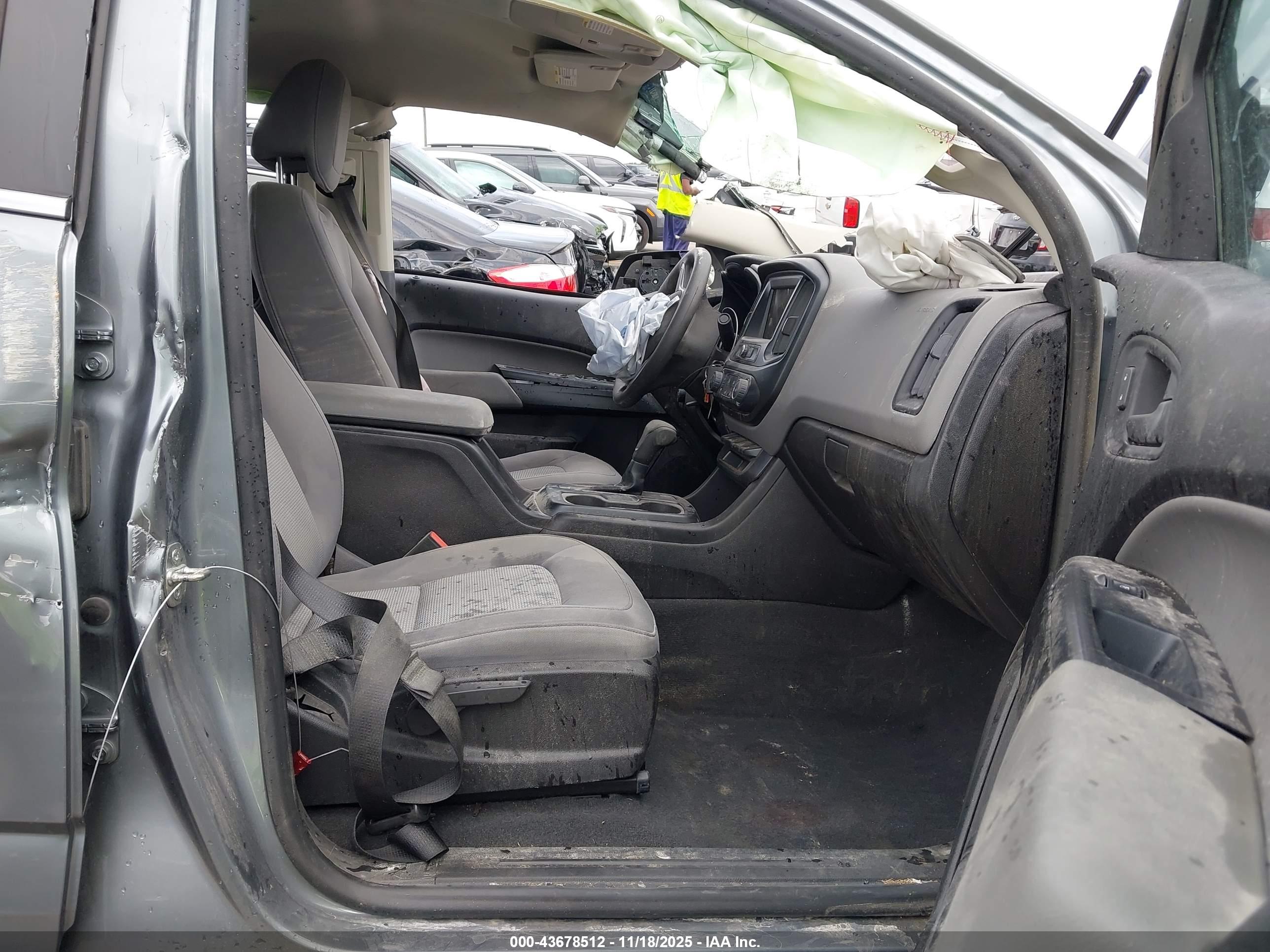 CHEVROLET COLORADO image 5