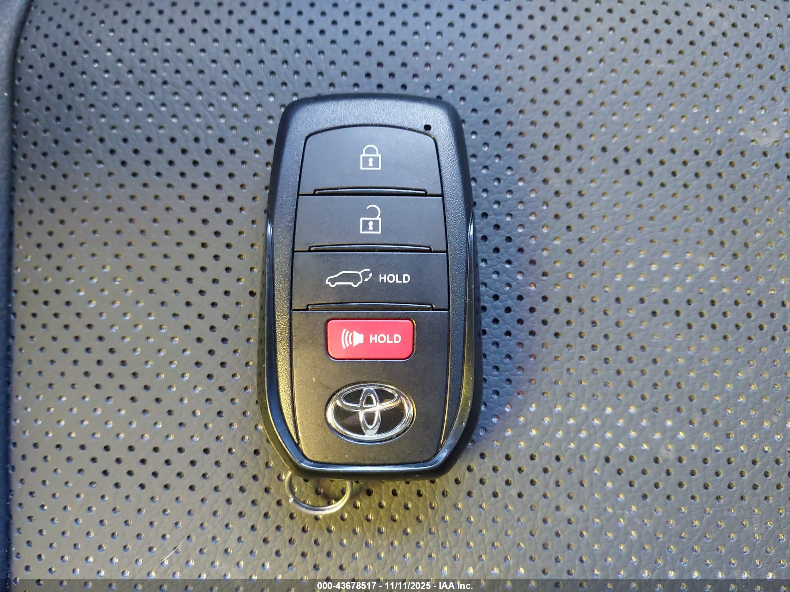 TOYOTA 4RUNNER image 11