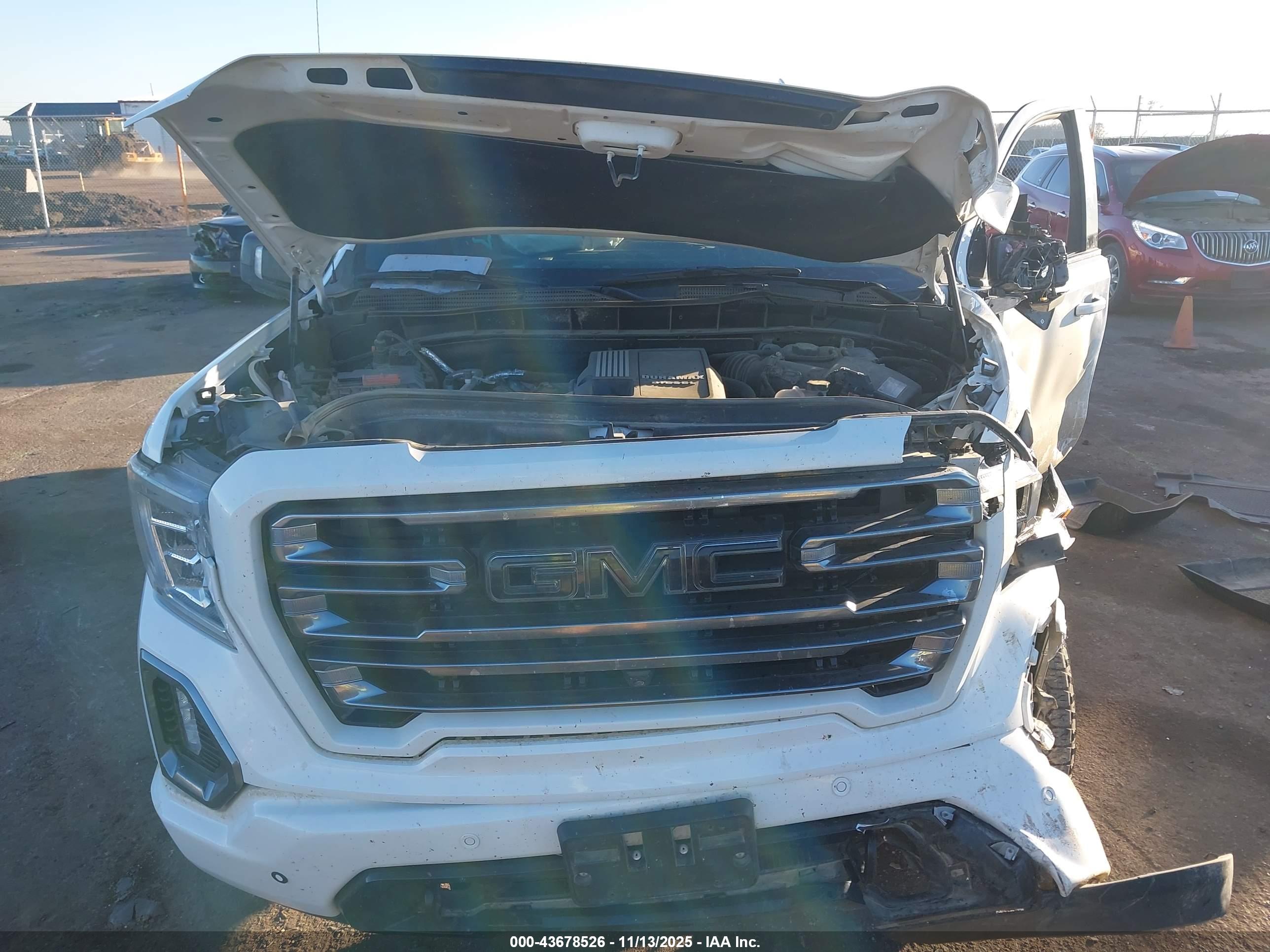 GMC SIERRA image 10
