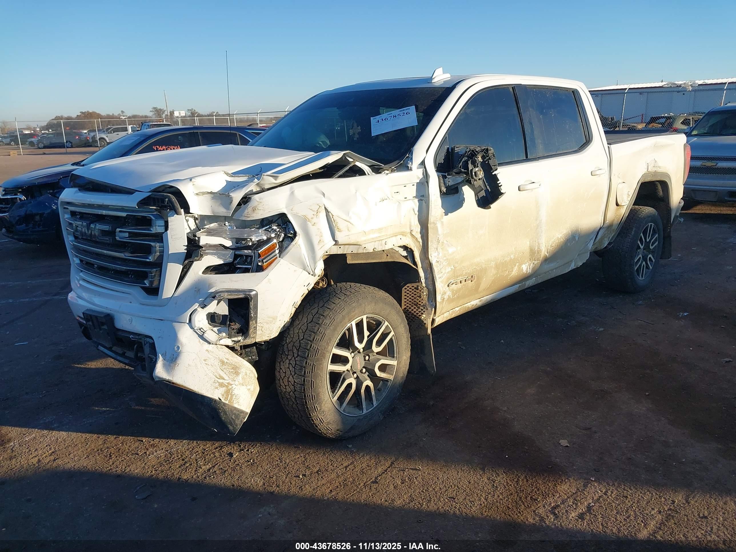 GMC SIERRA image 2