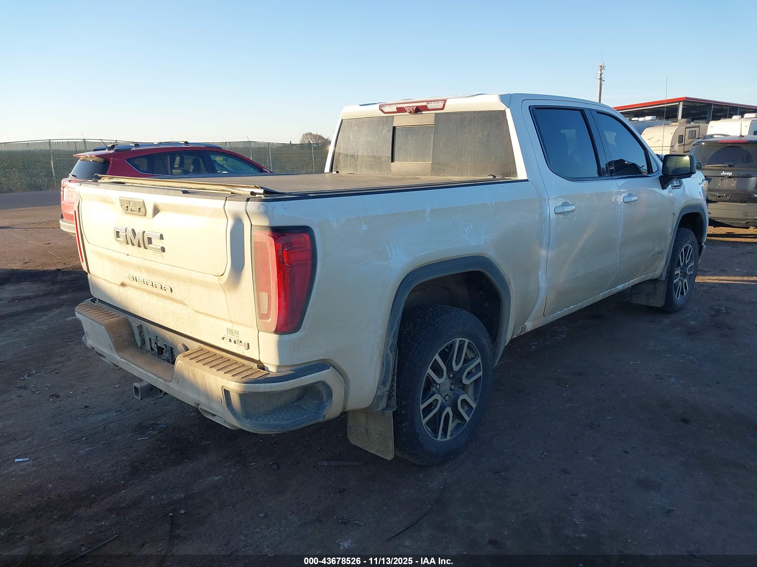 GMC SIERRA image 4