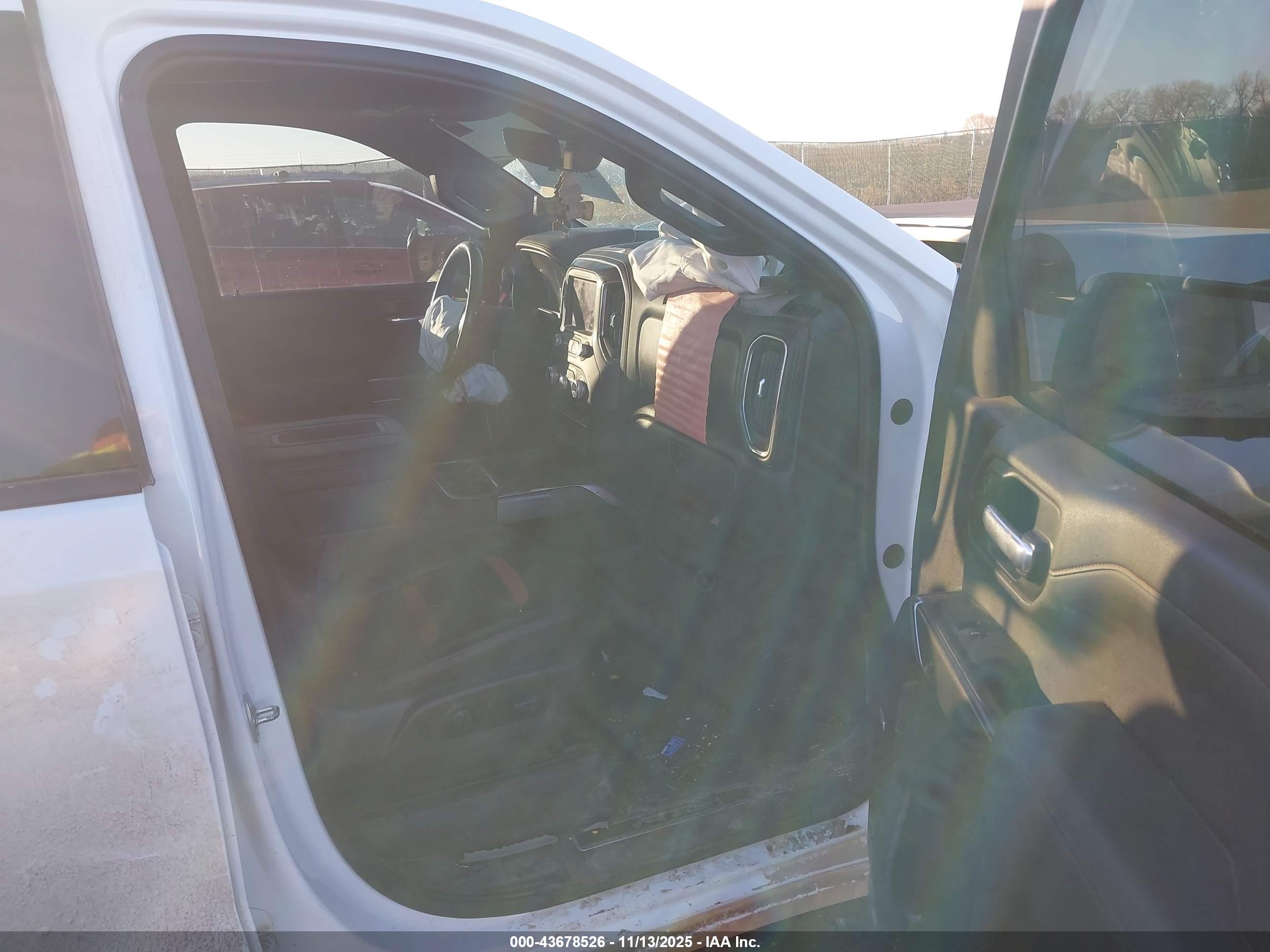 GMC SIERRA image 5