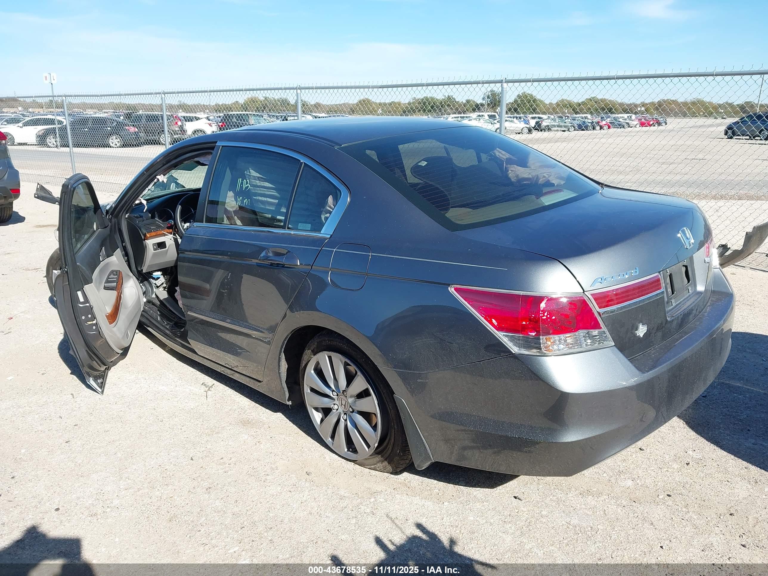 HONDA ACCORD image 3