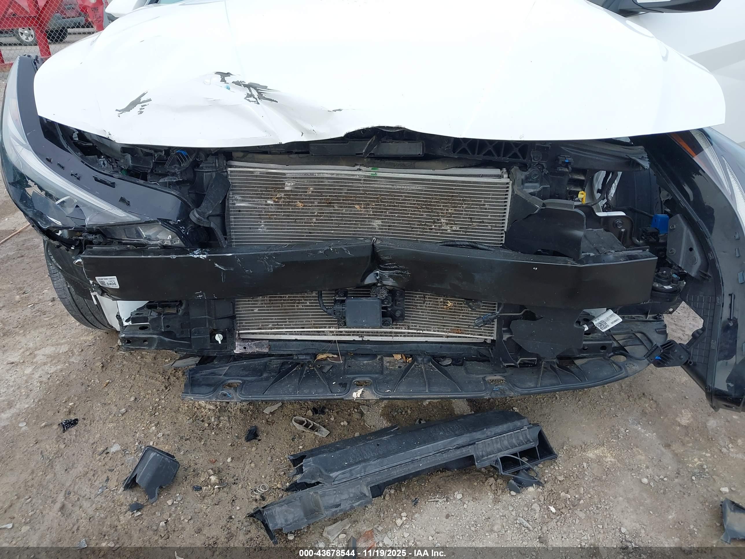 HYUNDAI ELANTRA image 6