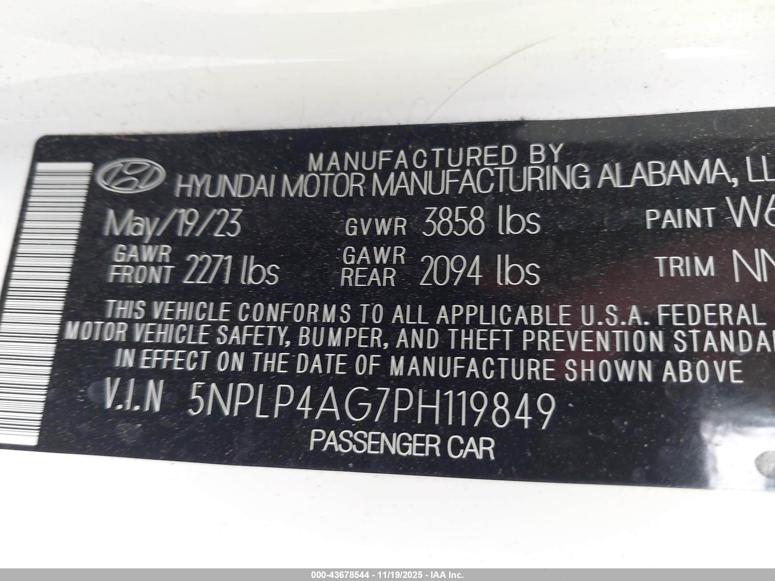 HYUNDAI ELANTRA image 9