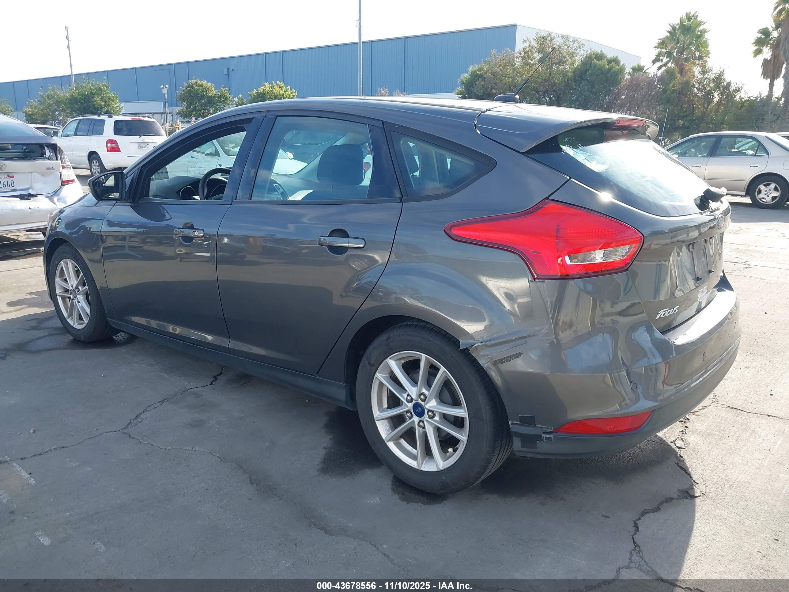 FORD FOCUS image 3