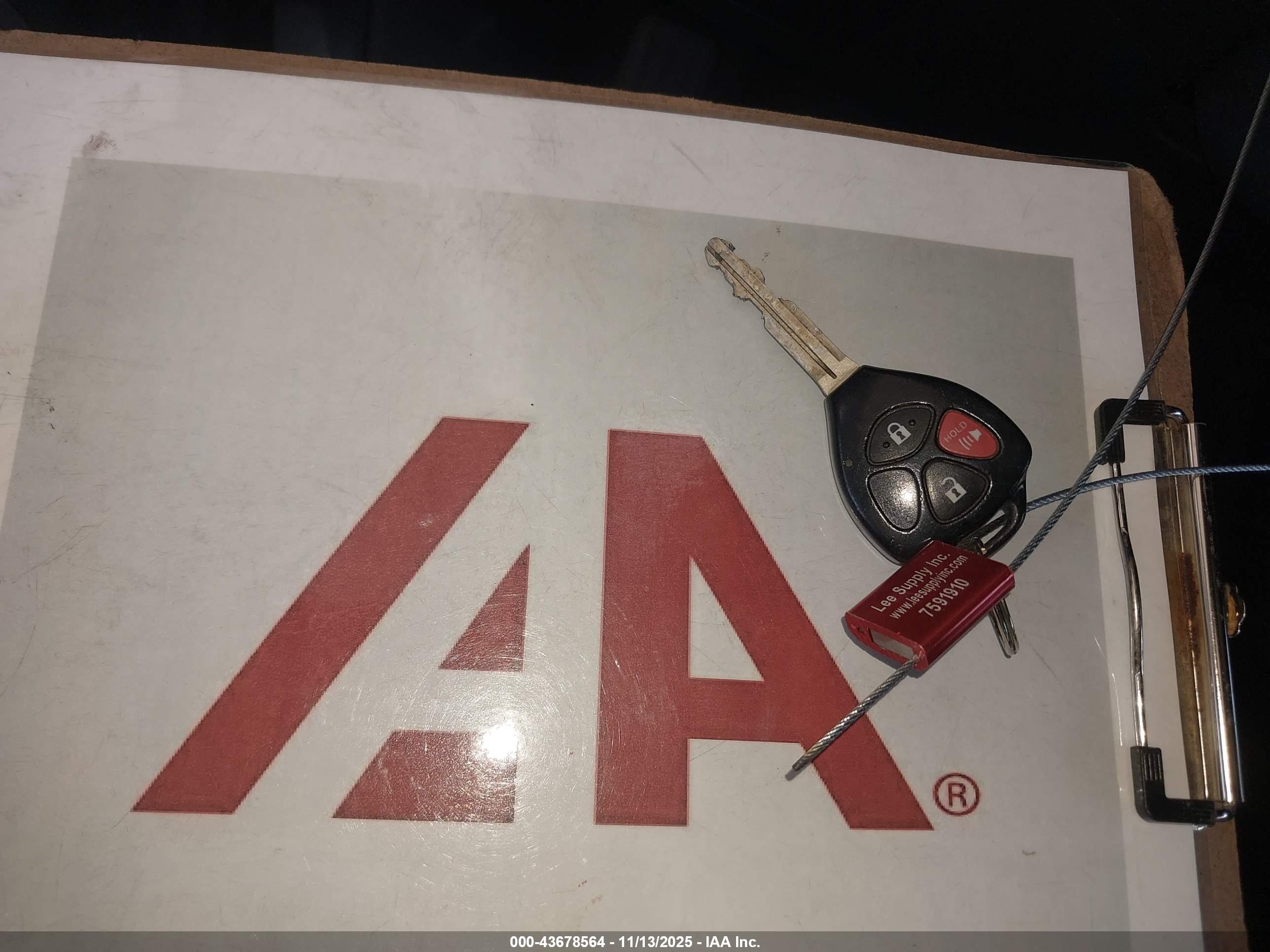 TOYOTA RAV4 image 11