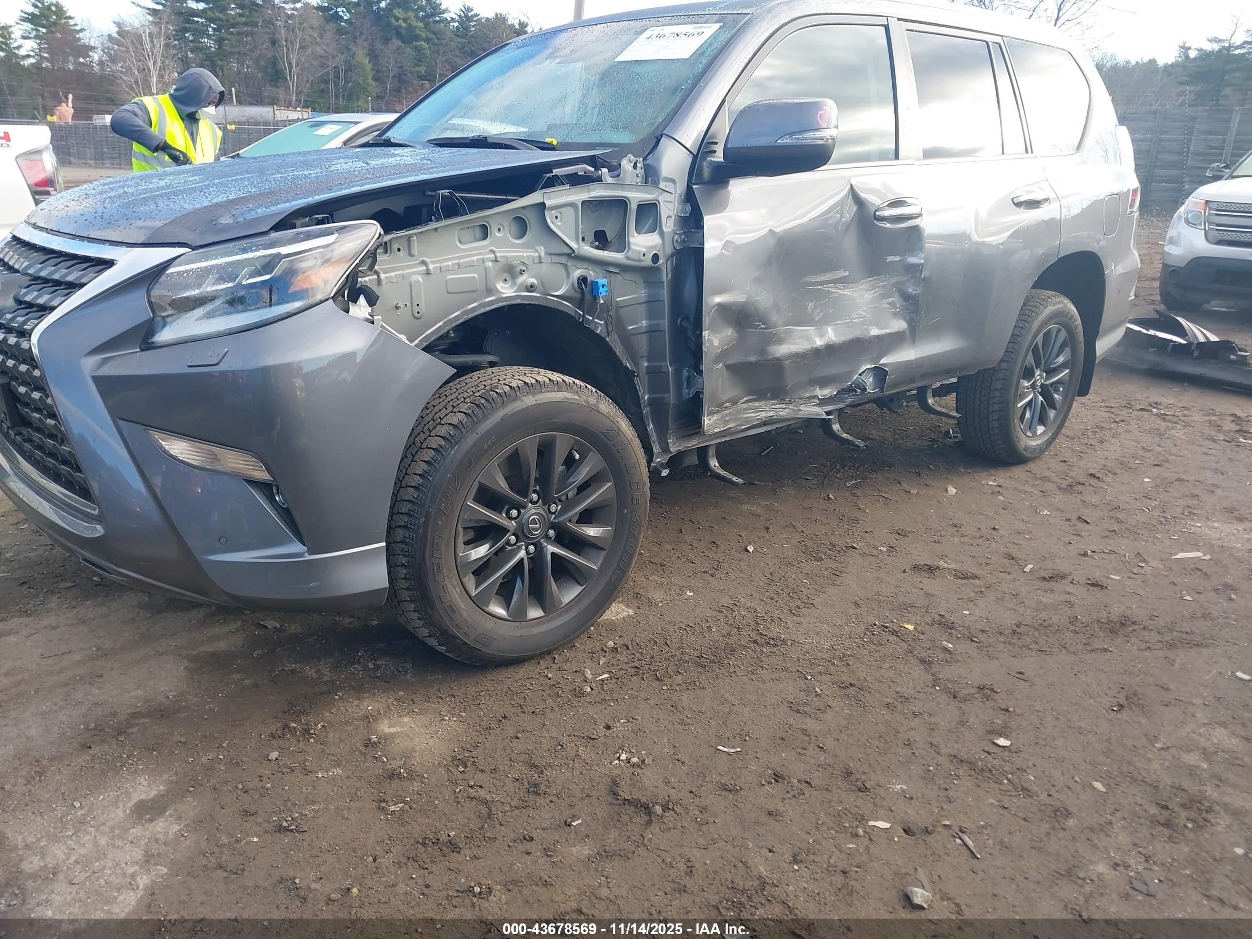 LEXUS GX image 6