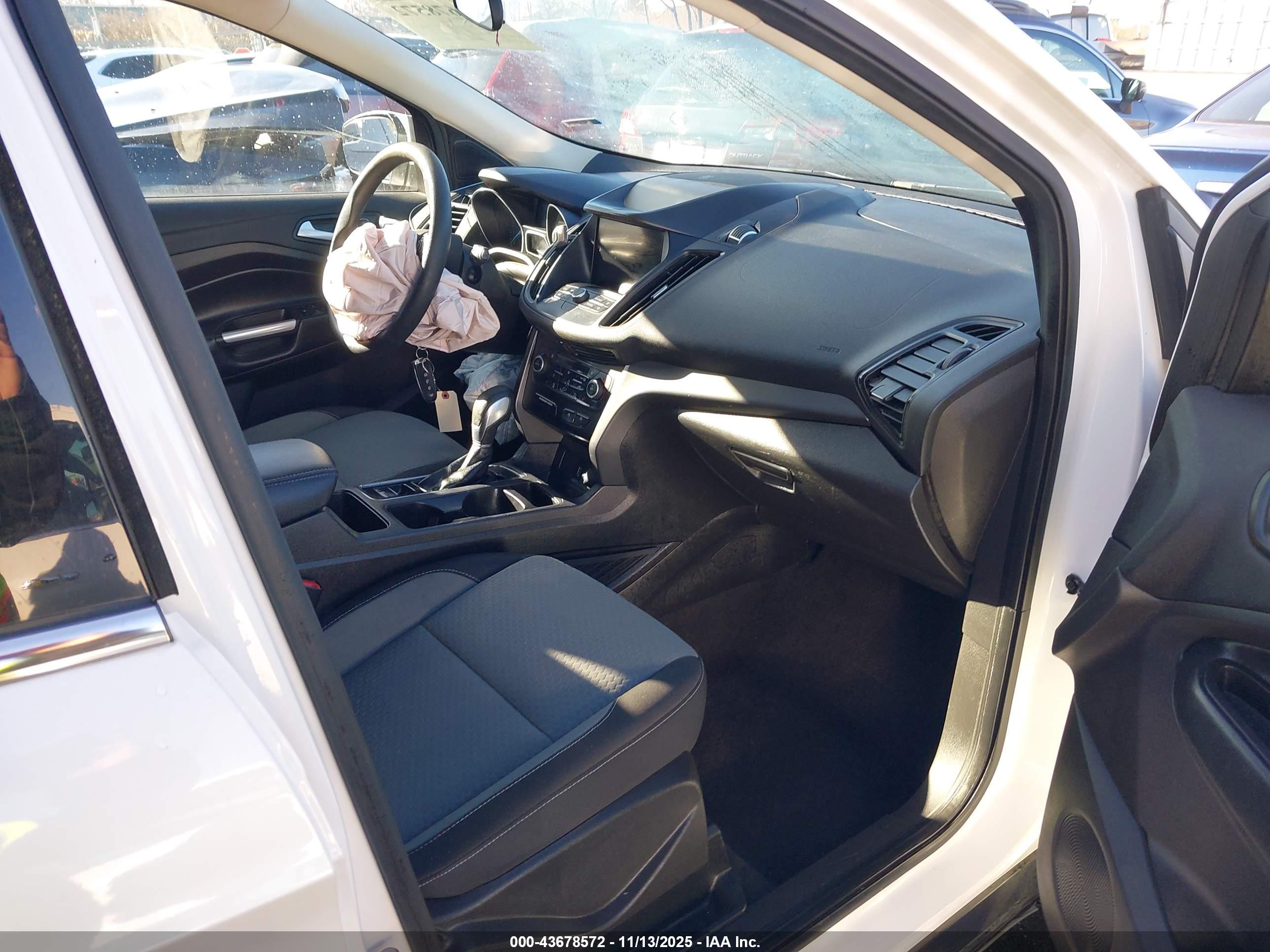 FORD ESCAPE image 5