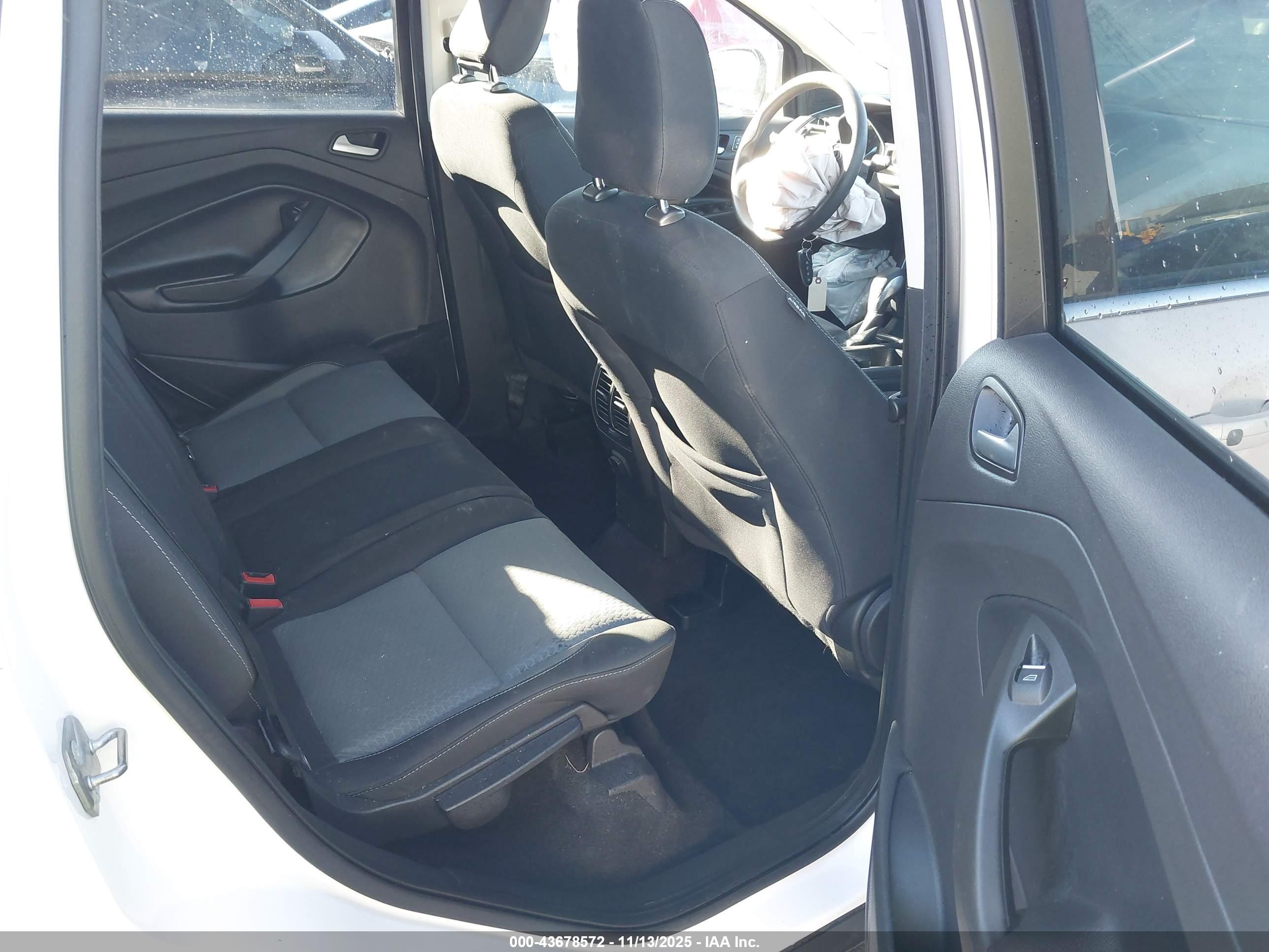 FORD ESCAPE image 8