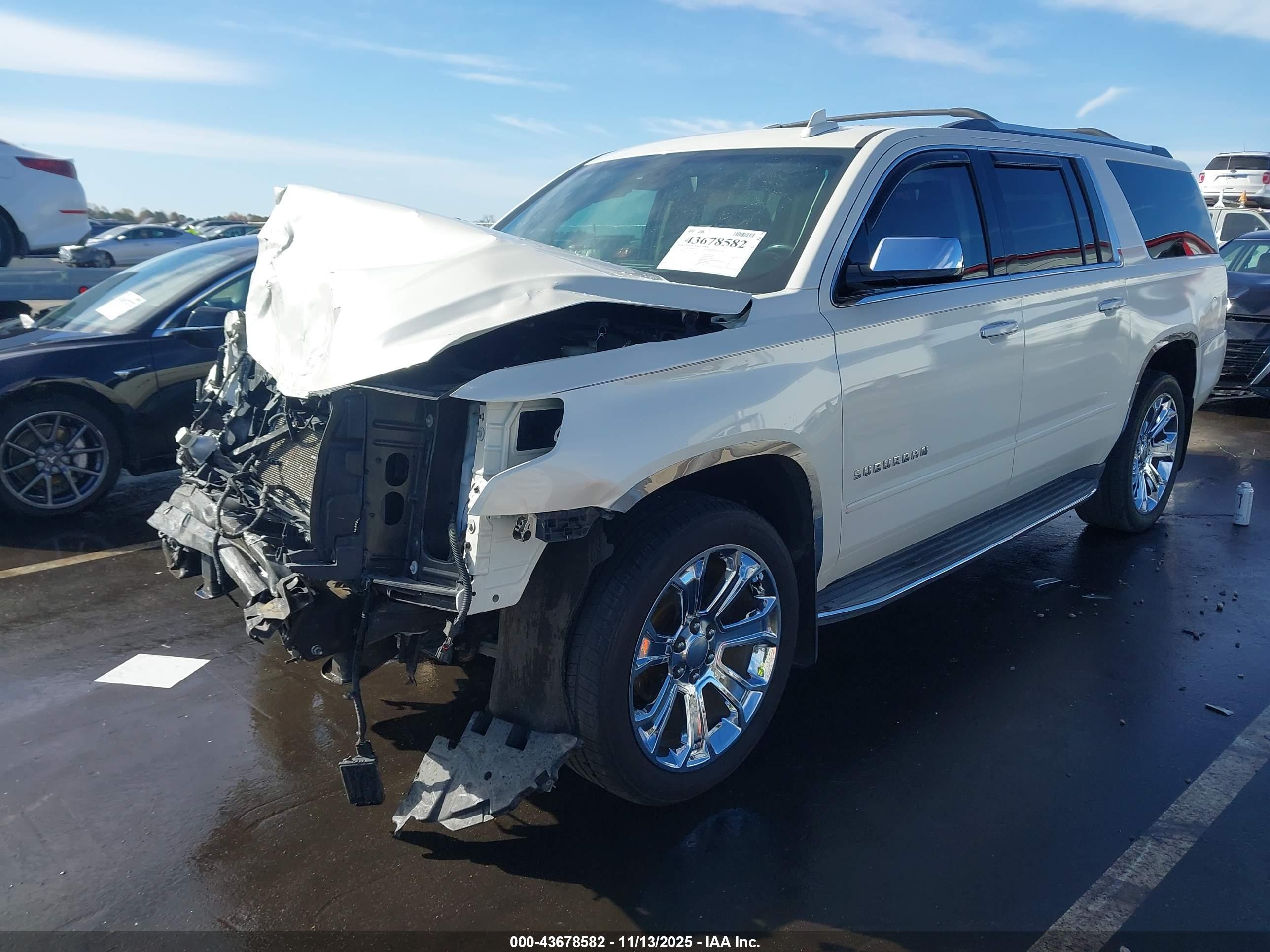 CHEVROLET SUBURBAN image 2
