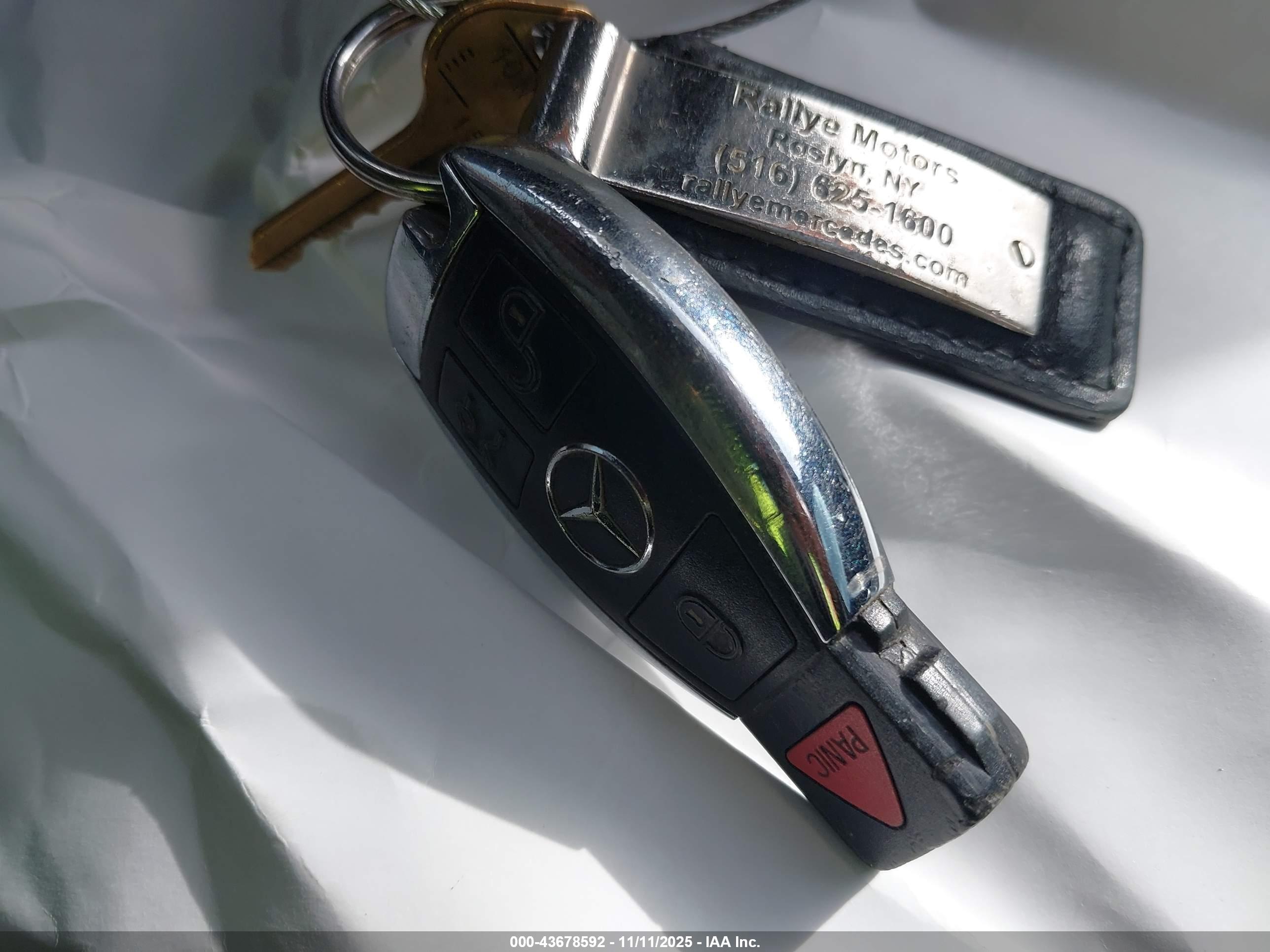 MERCEDES-BENZ E image 11