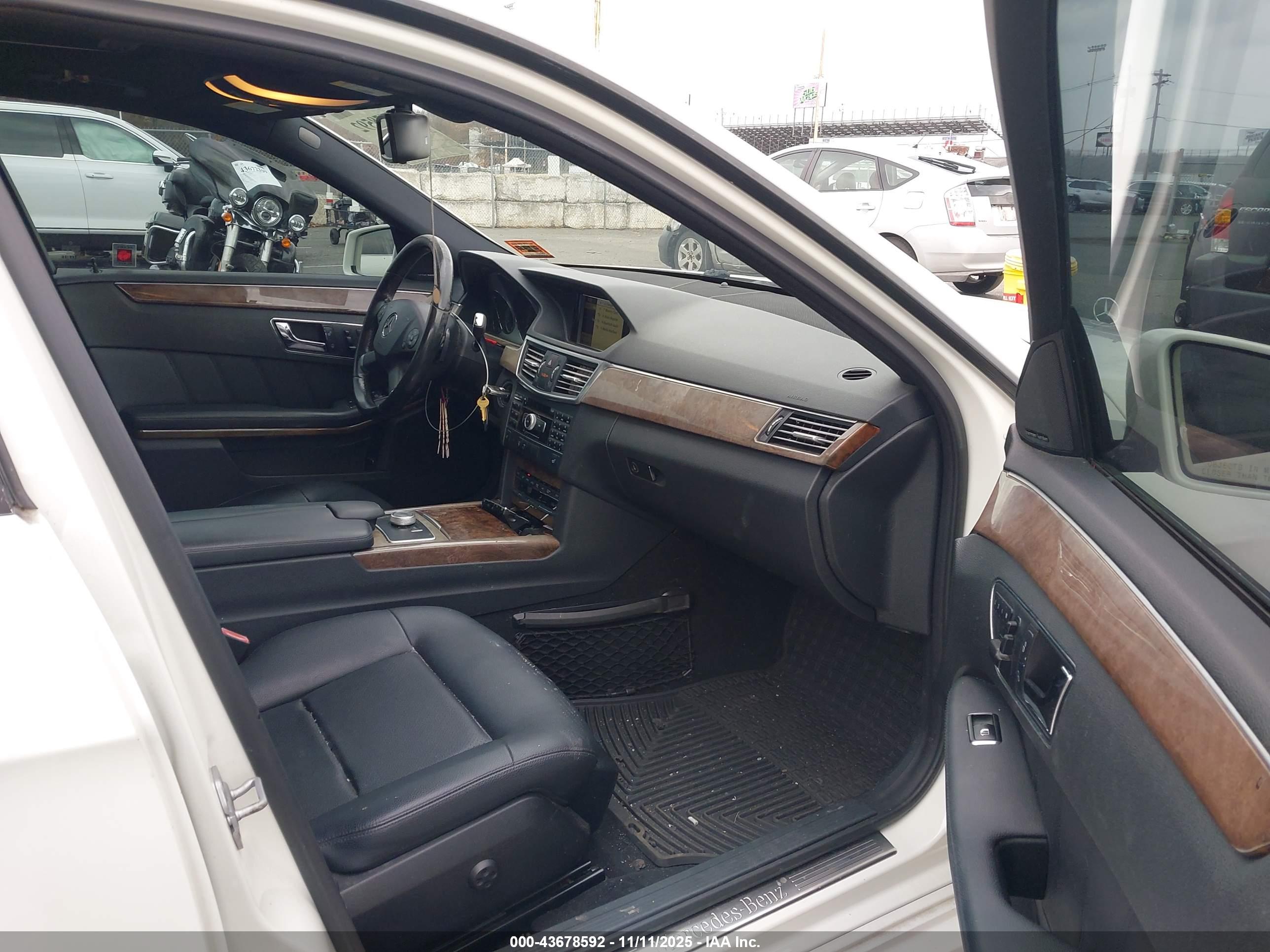 MERCEDES-BENZ E image 5