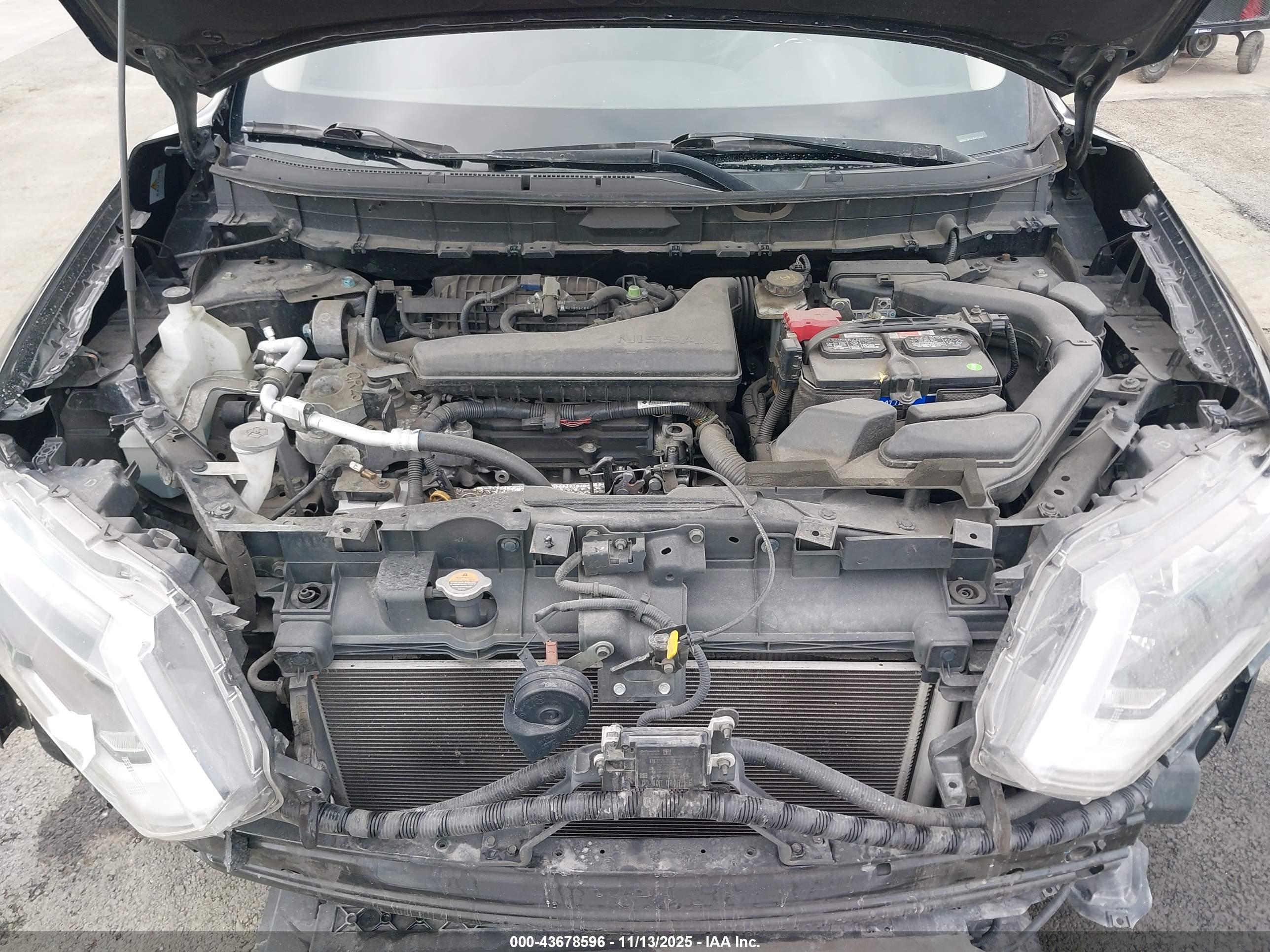 NISSAN ROGUE image 10