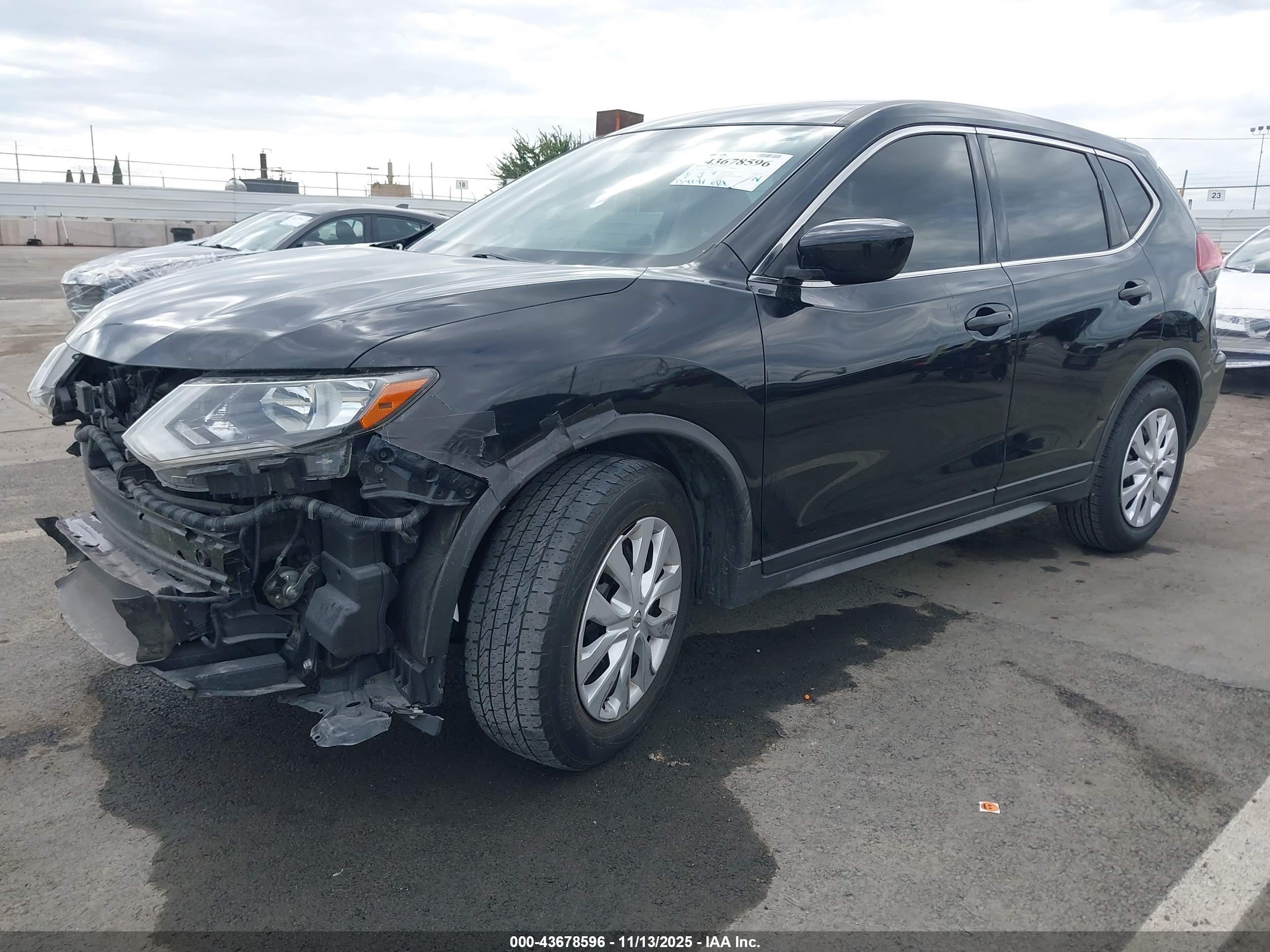 NISSAN ROGUE image 2