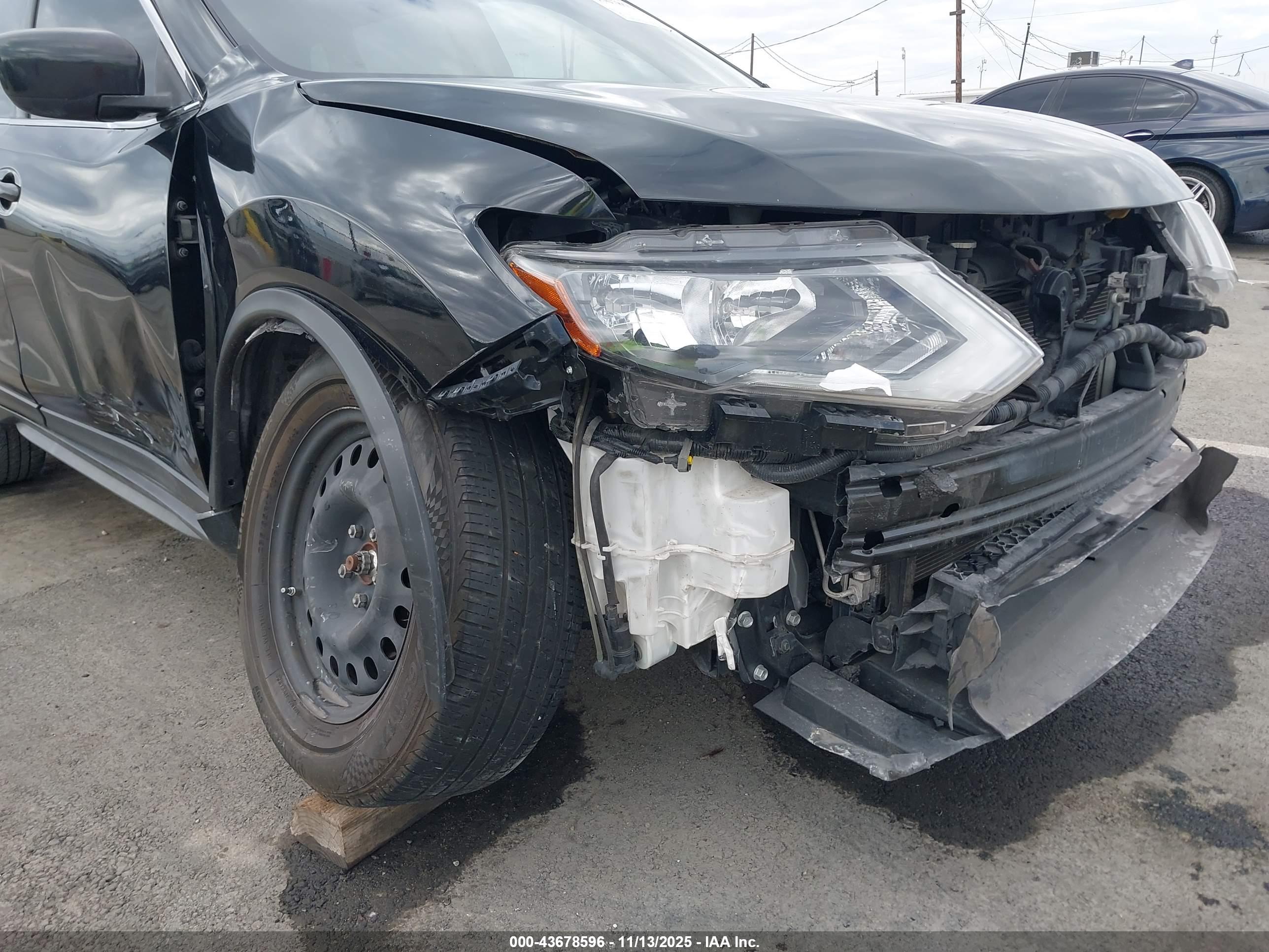 NISSAN ROGUE image 6