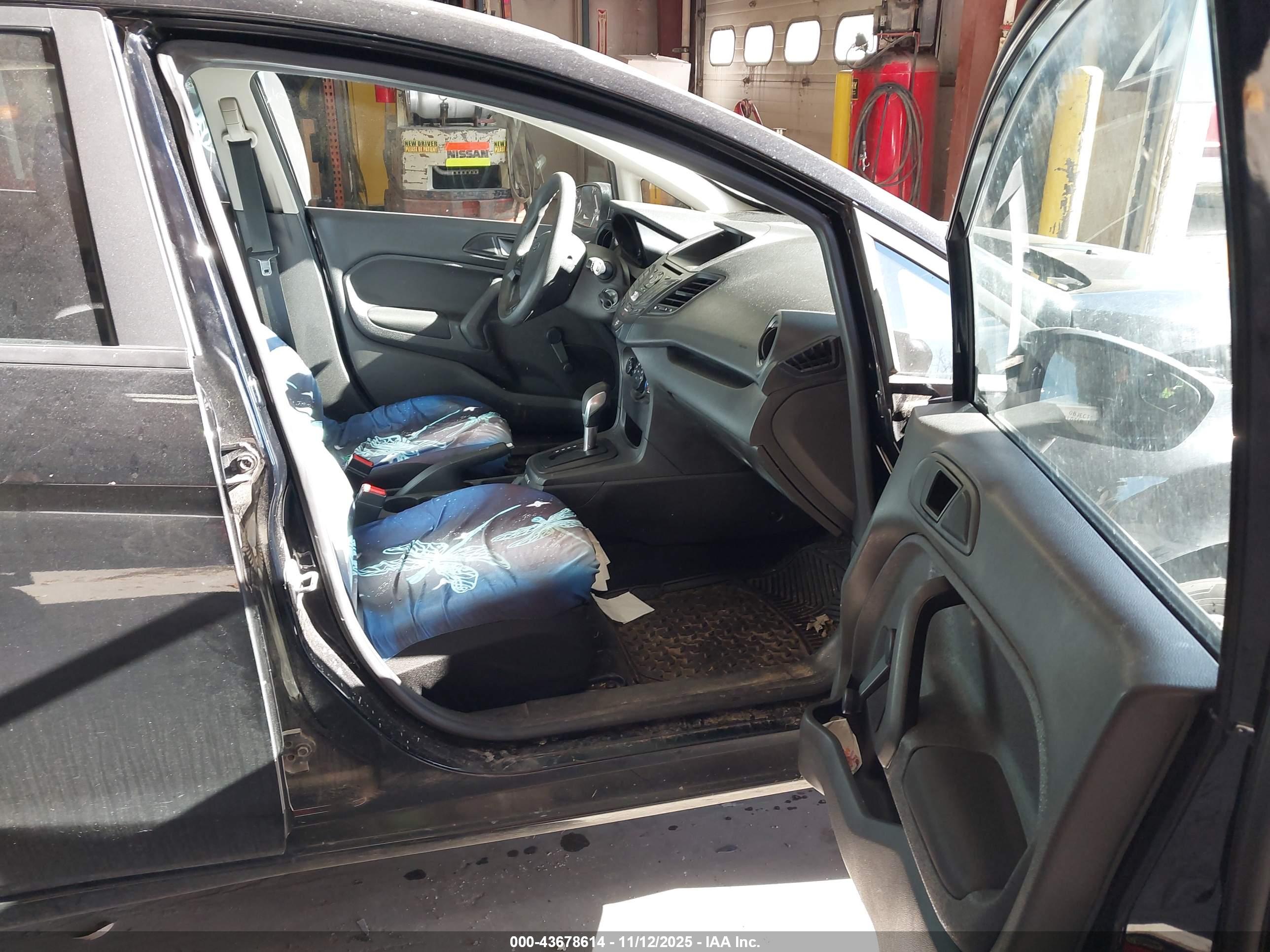 FORD FIESTA image 5