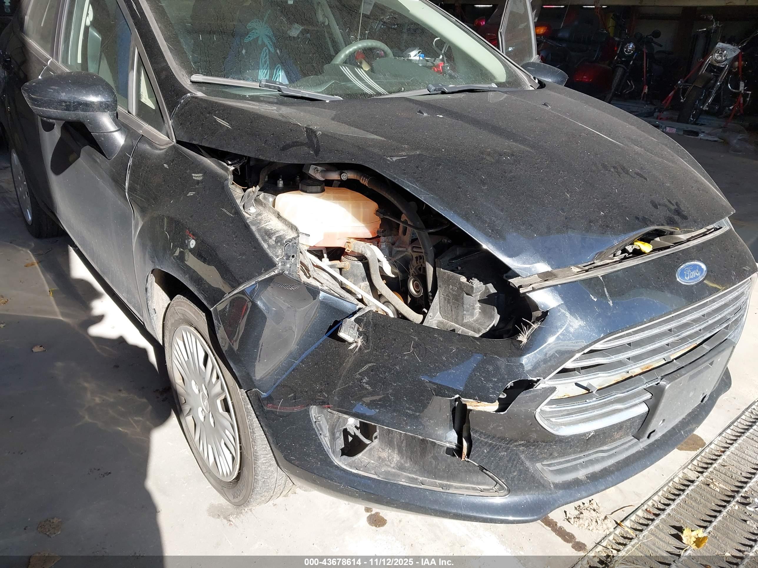FORD FIESTA image 6