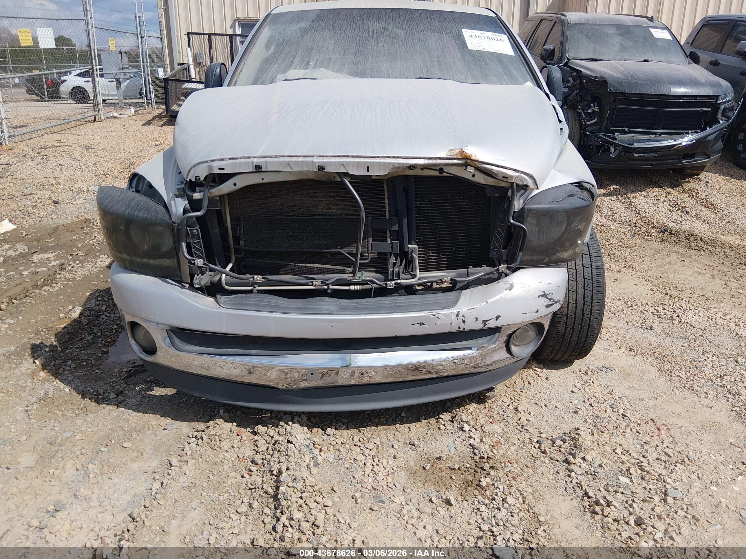 DODGE RAM image 6