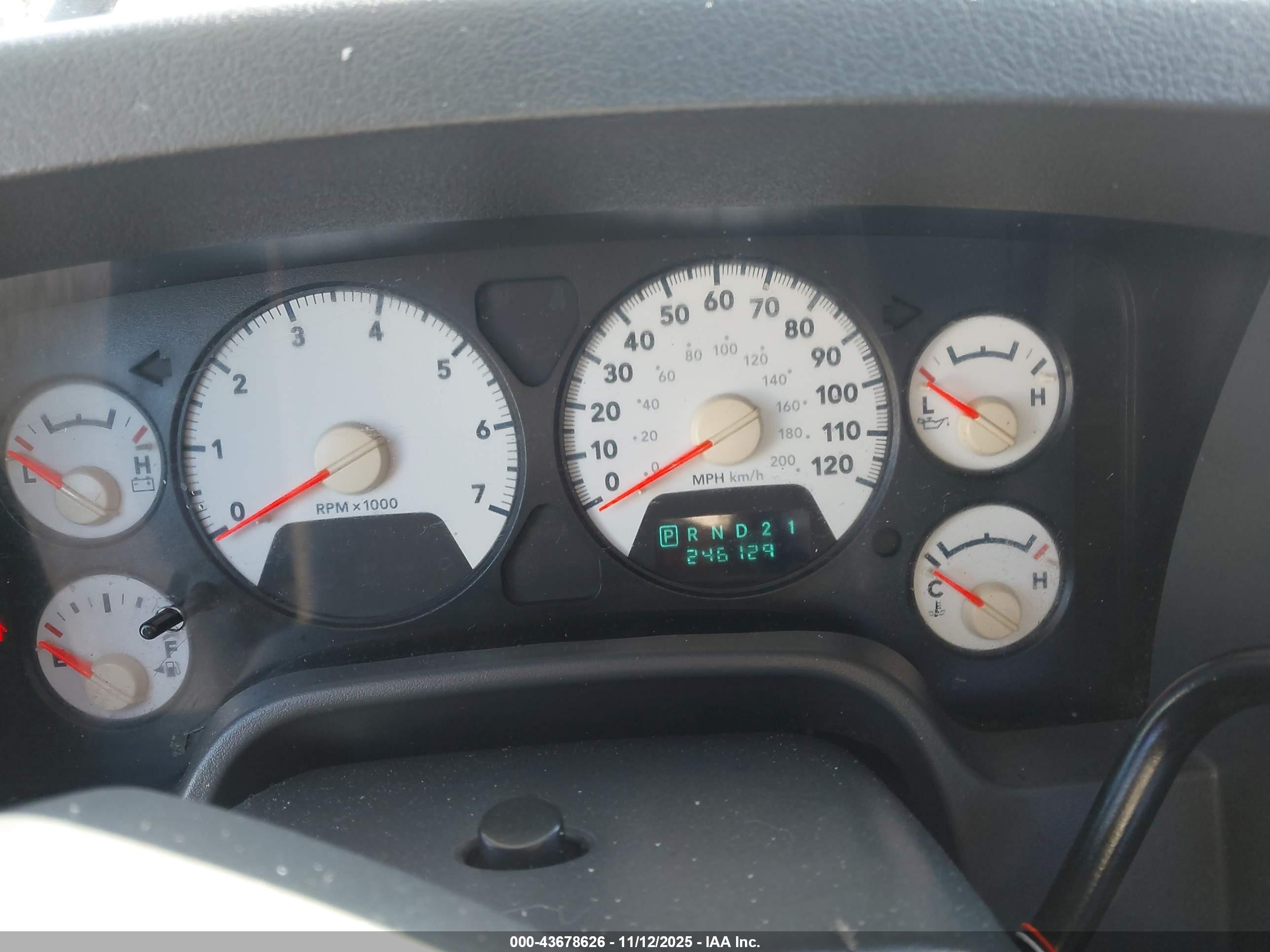 DODGE RAM image 7