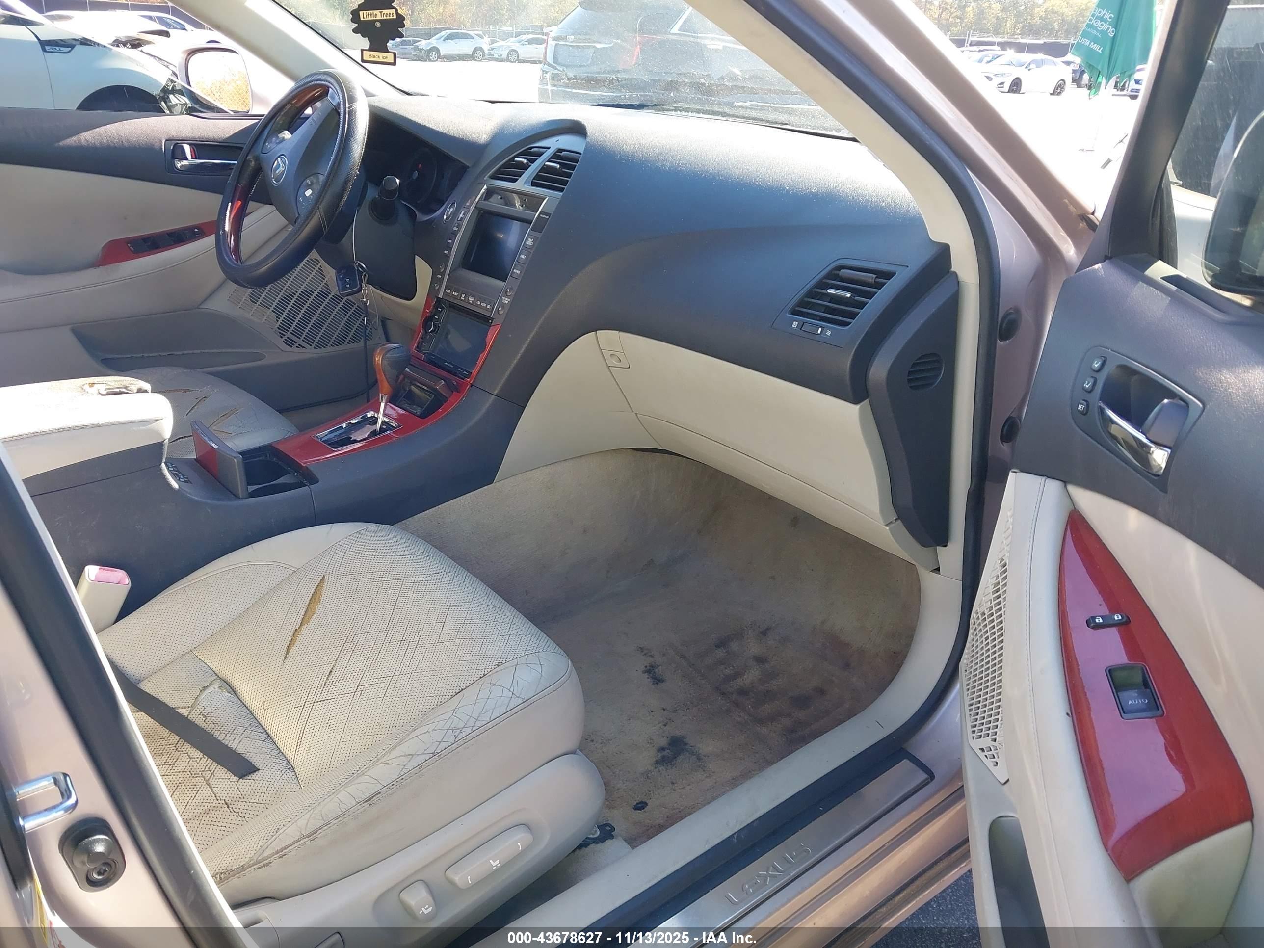 LEXUS ES image 5