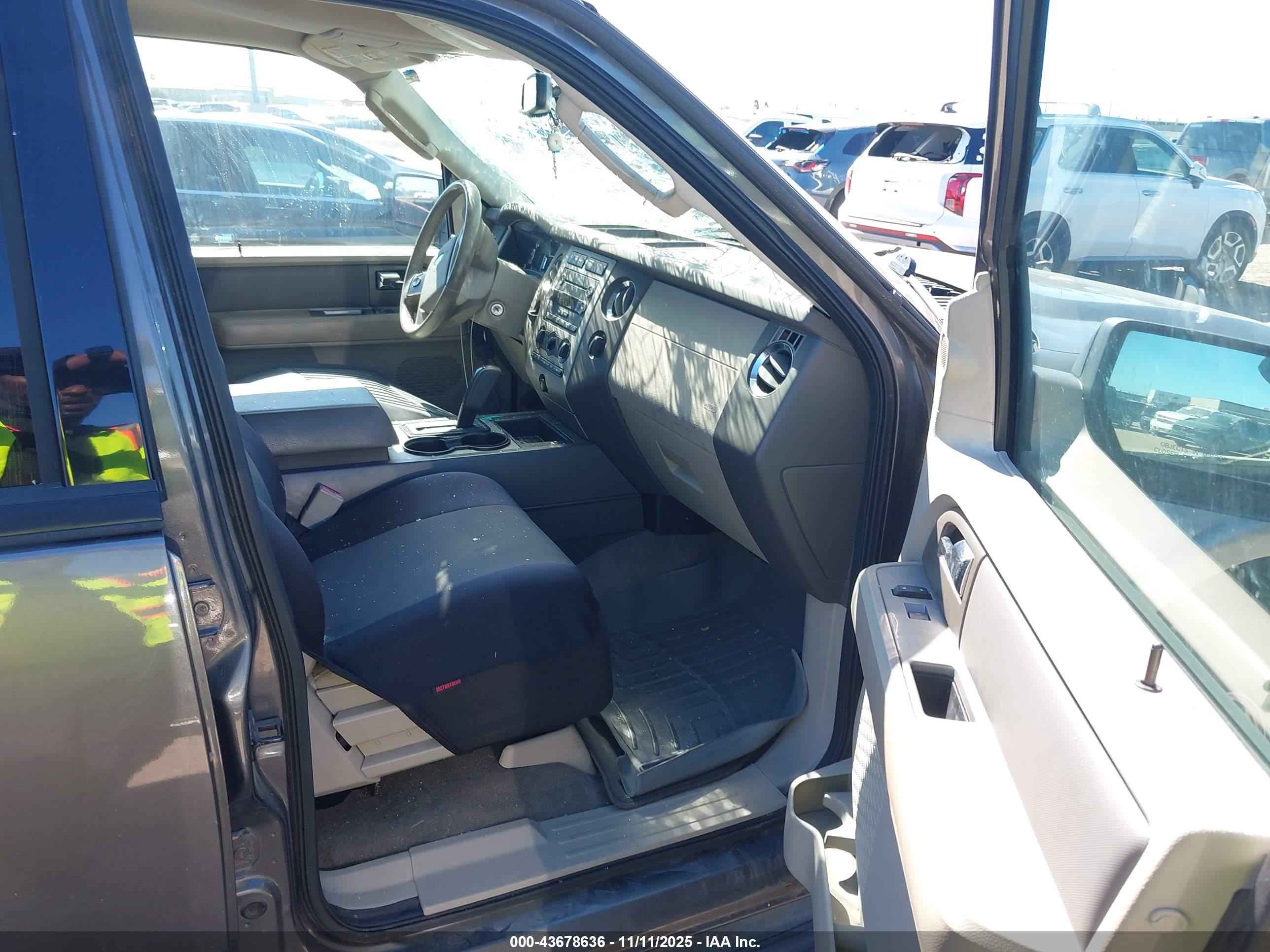 FORD EXPEDITION image 5
