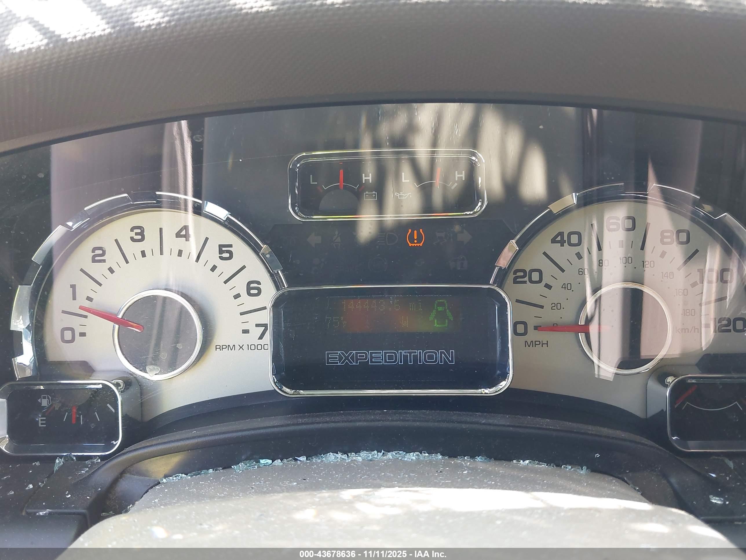 FORD EXPEDITION image 7