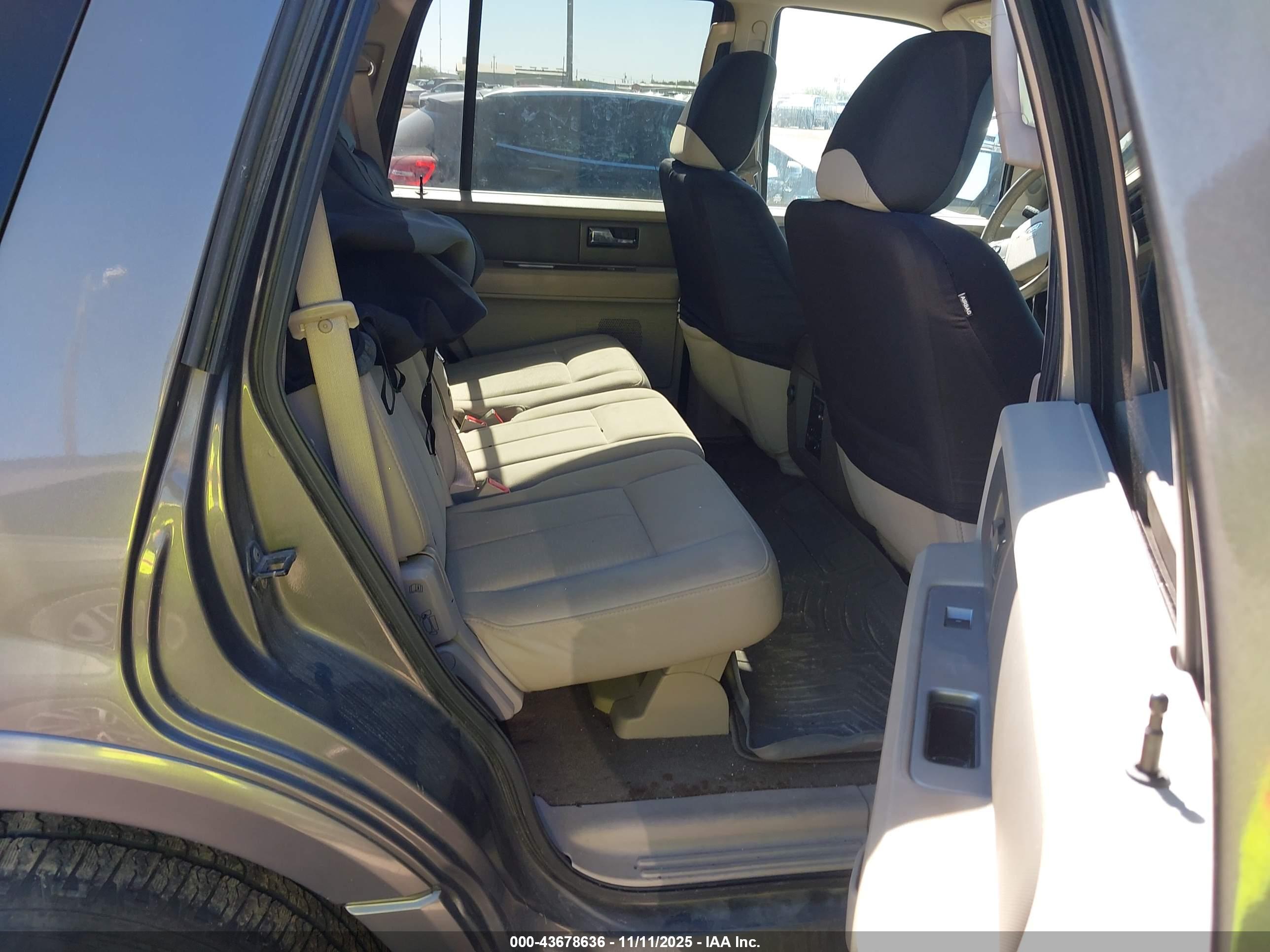 FORD EXPEDITION image 8