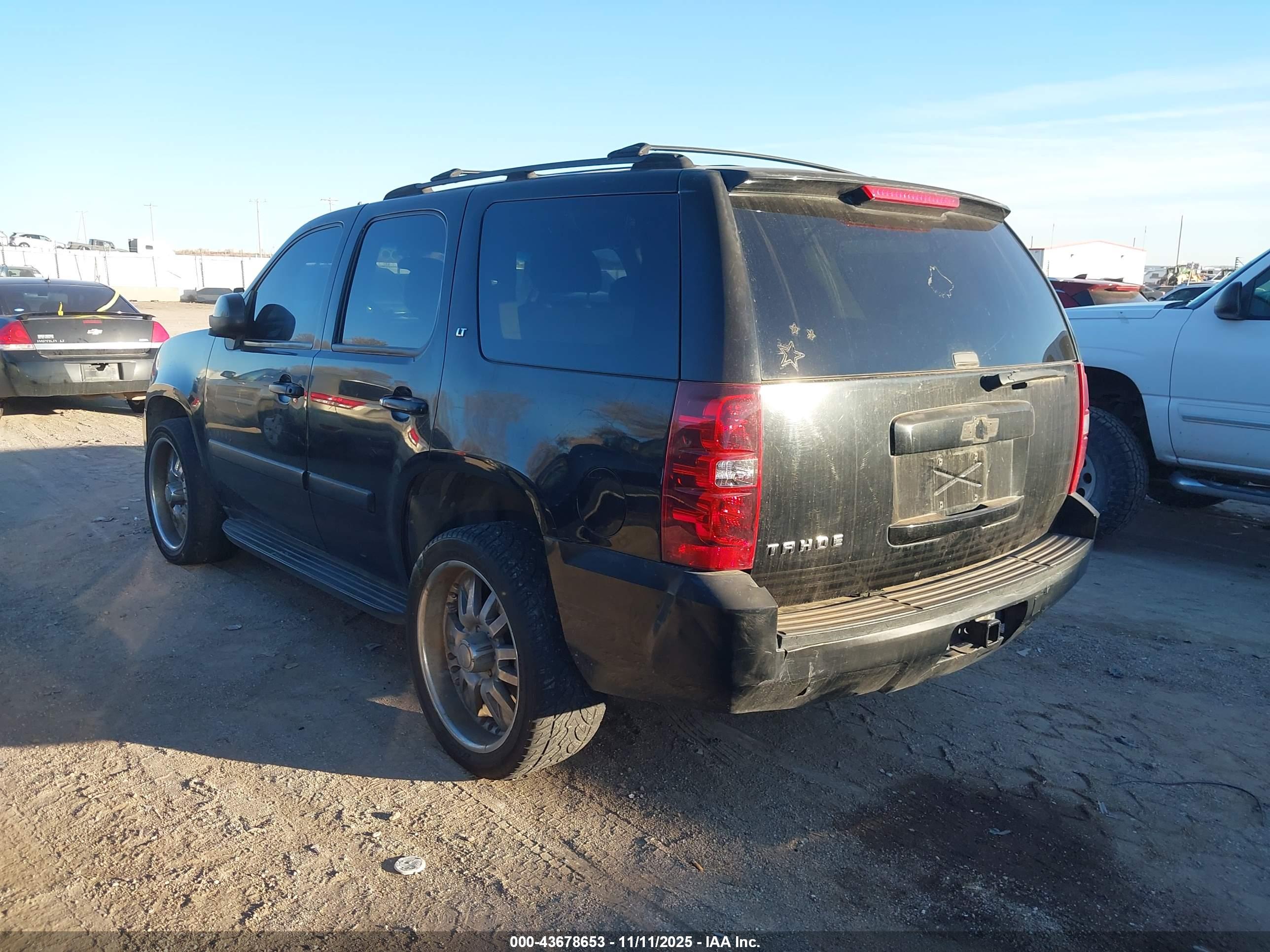 CHEVROLET TAHOE image 3