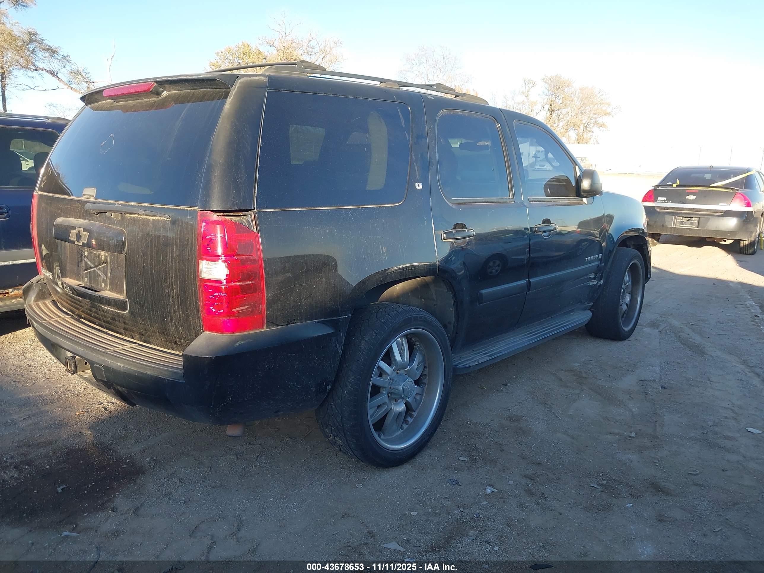 CHEVROLET TAHOE image 4