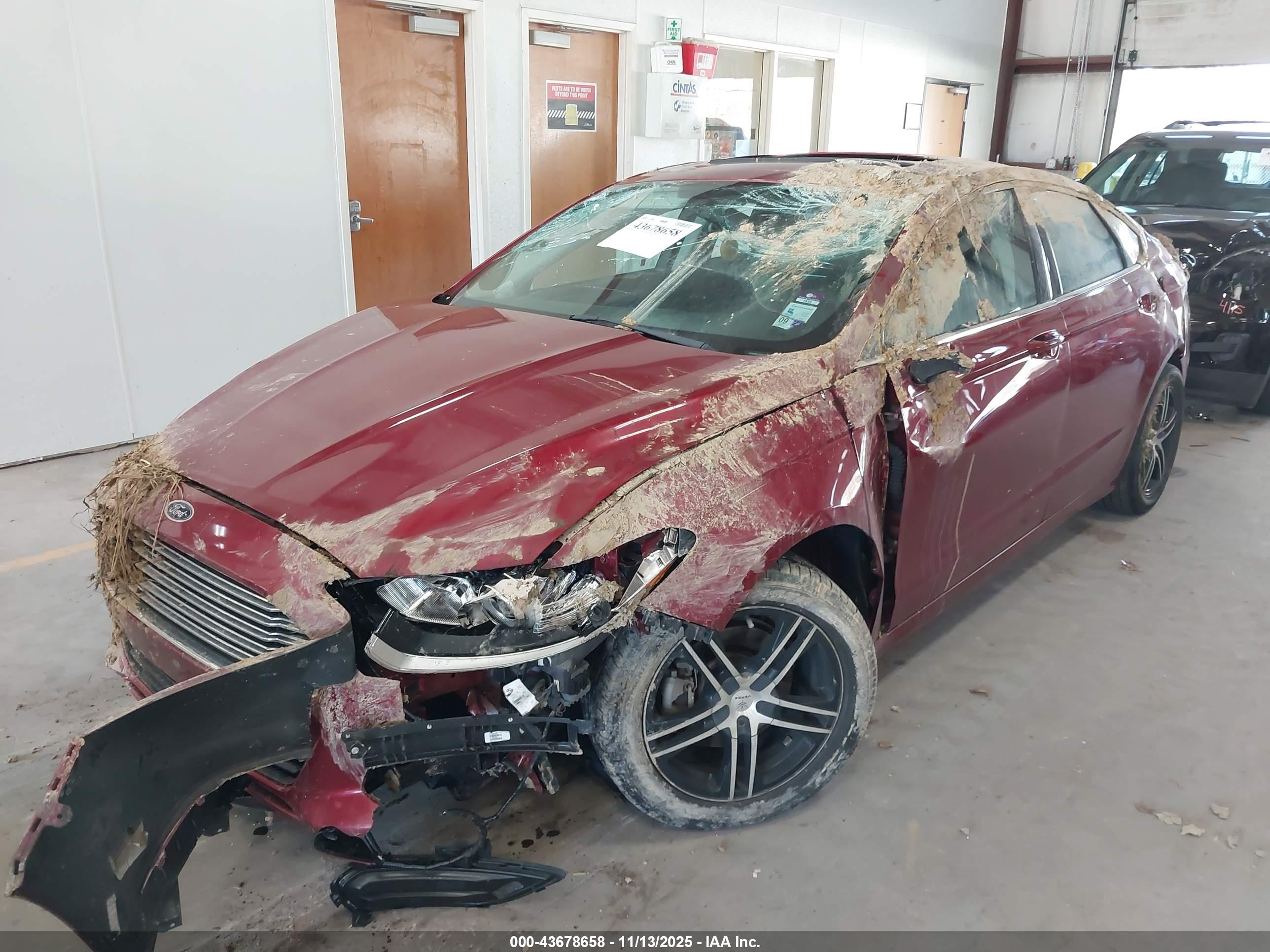 FORD FUSION image 6