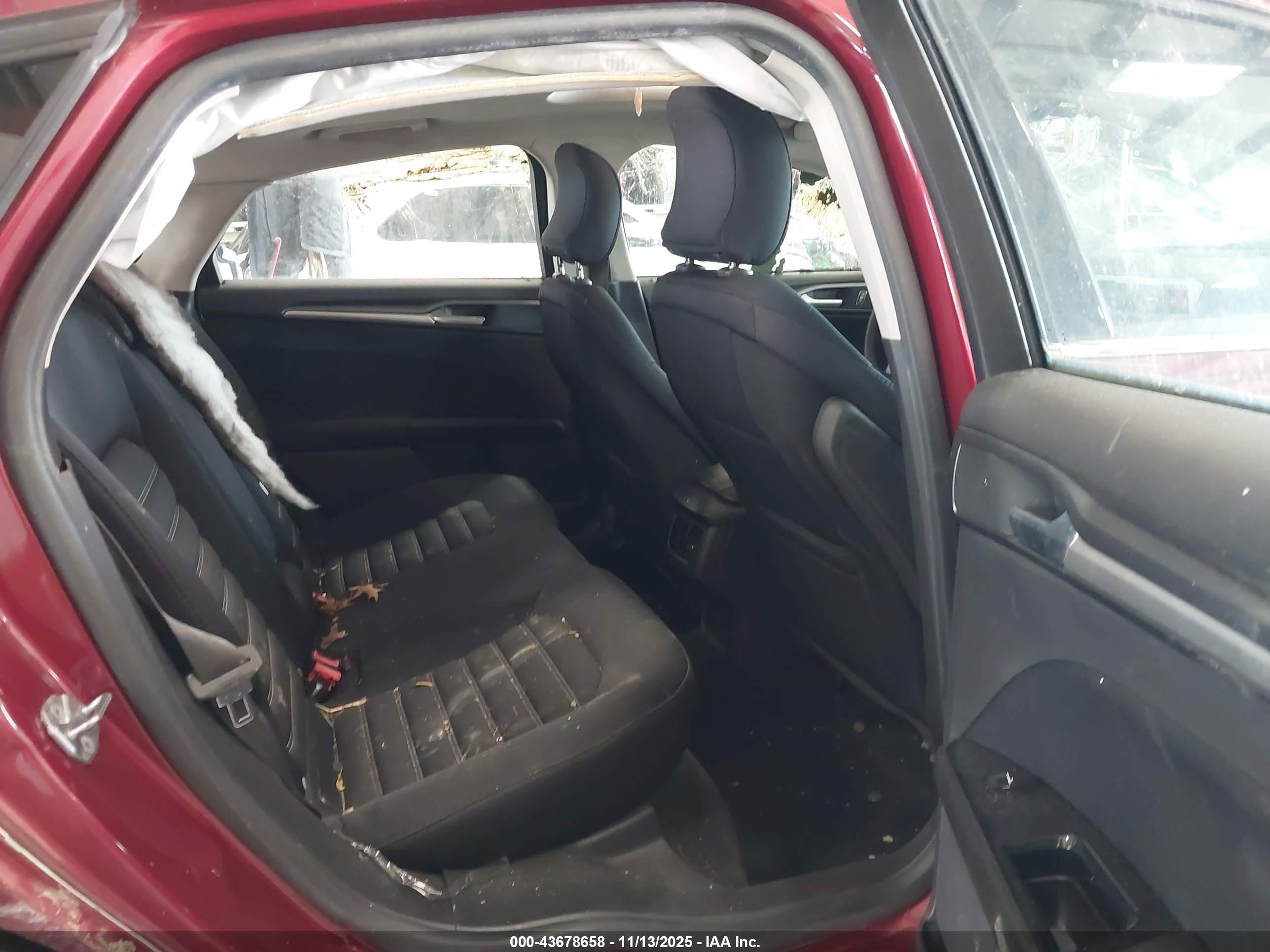FORD FUSION image 8