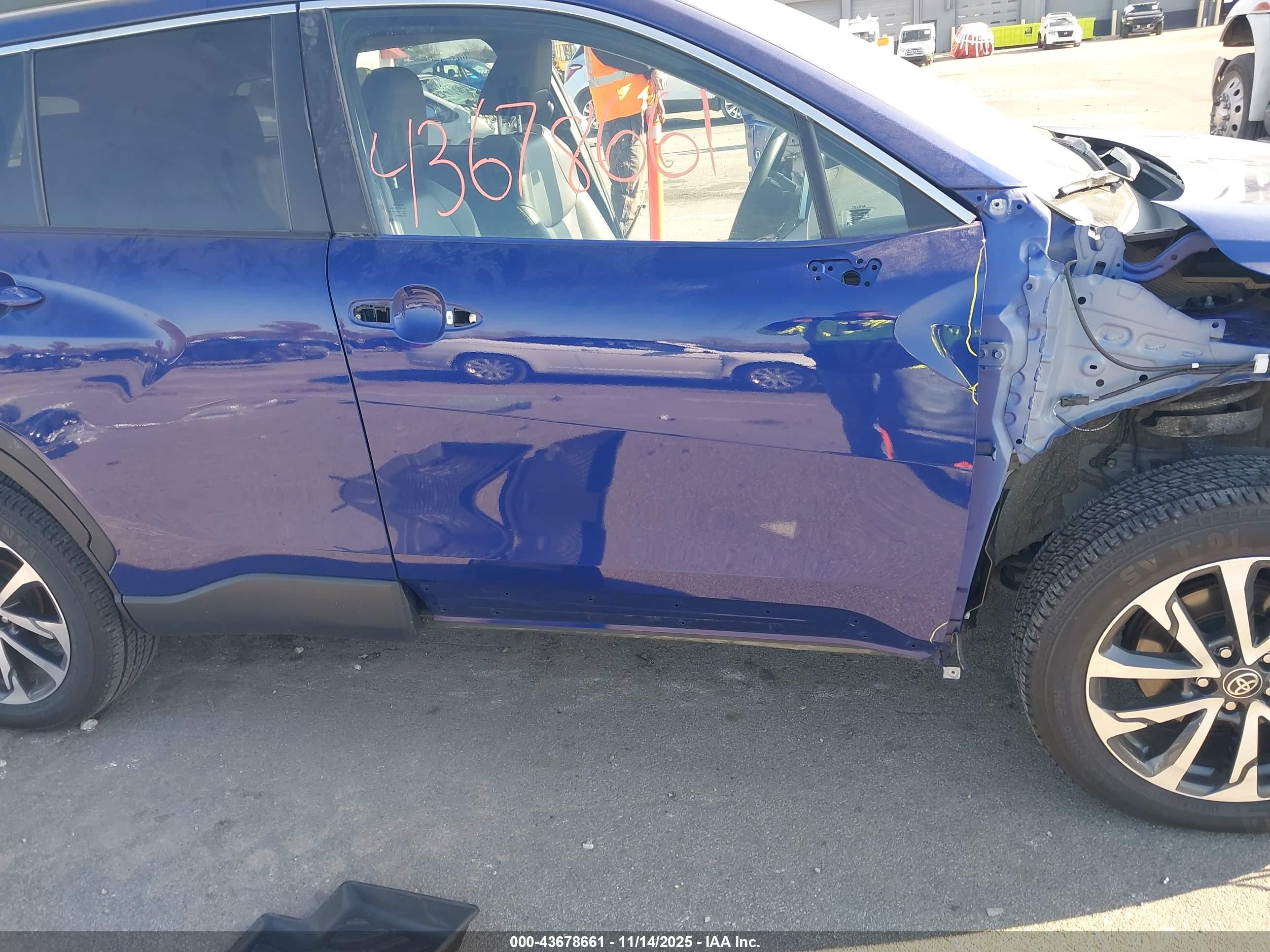 TOYOTA COROLLA image 6