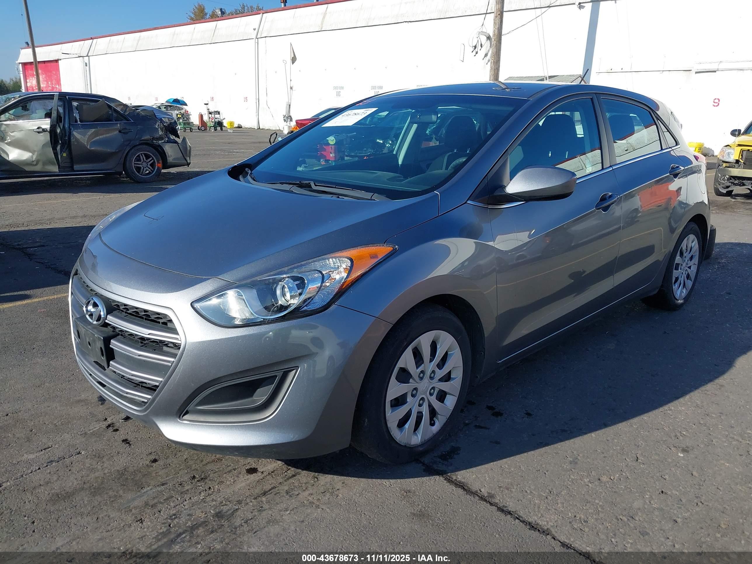 HYUNDAI ELANTRA image 2