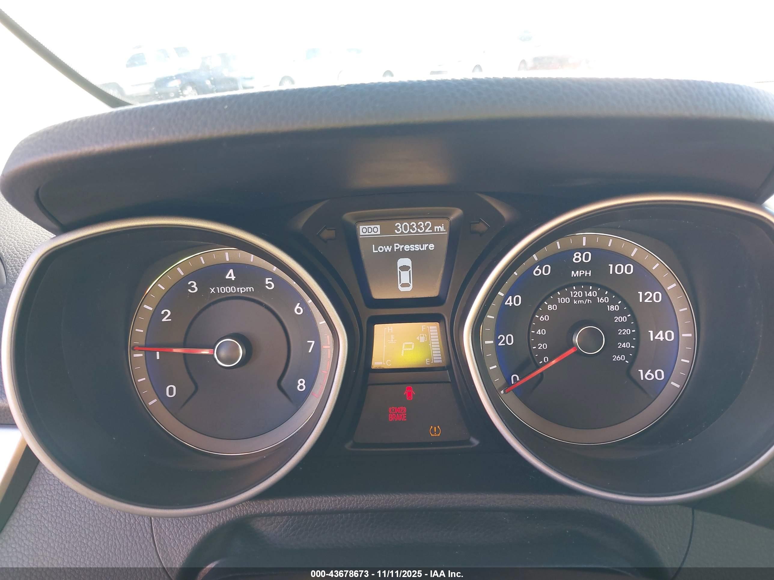 HYUNDAI ELANTRA image 7