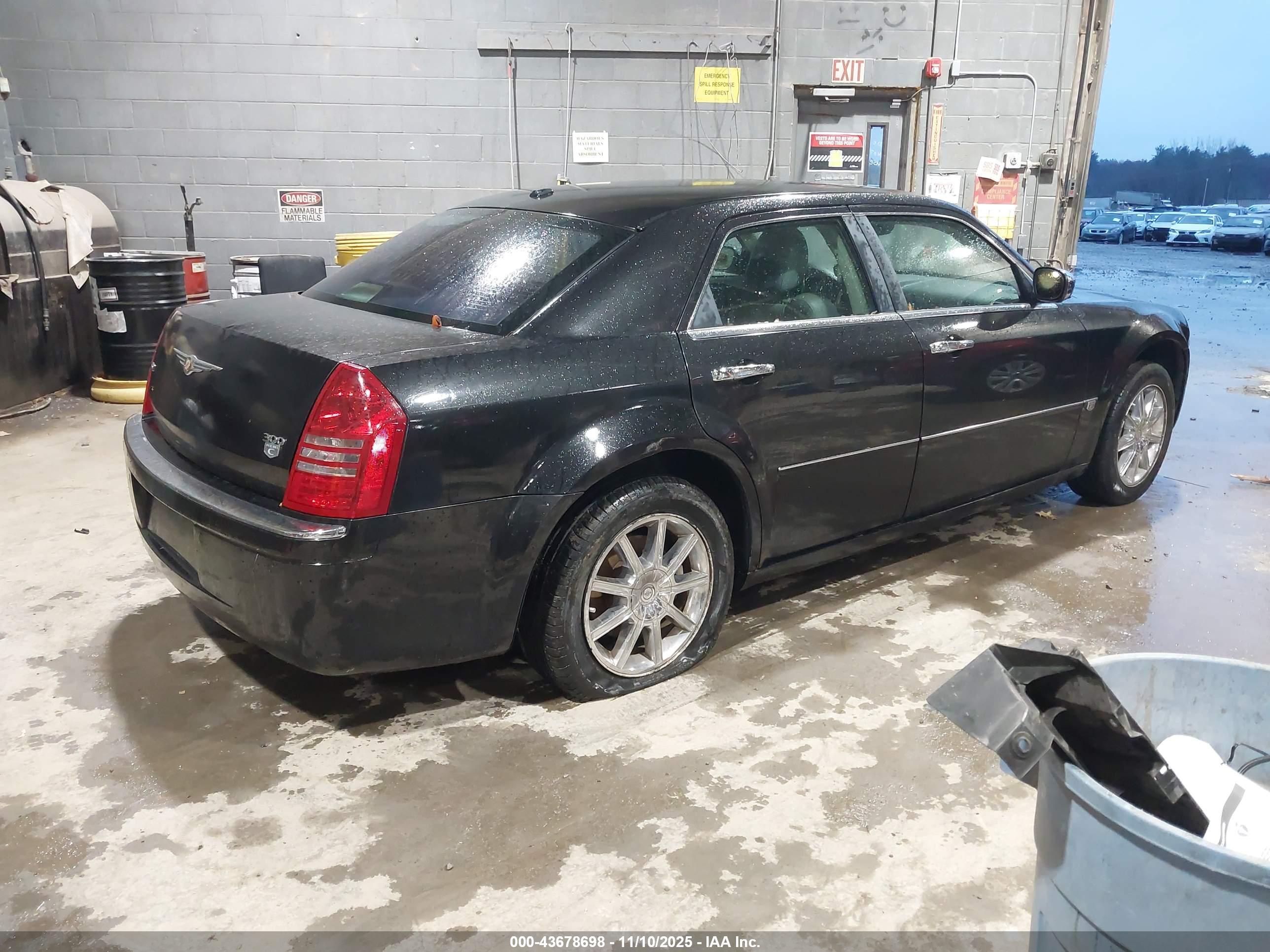 CHRYSLER 300C image 4