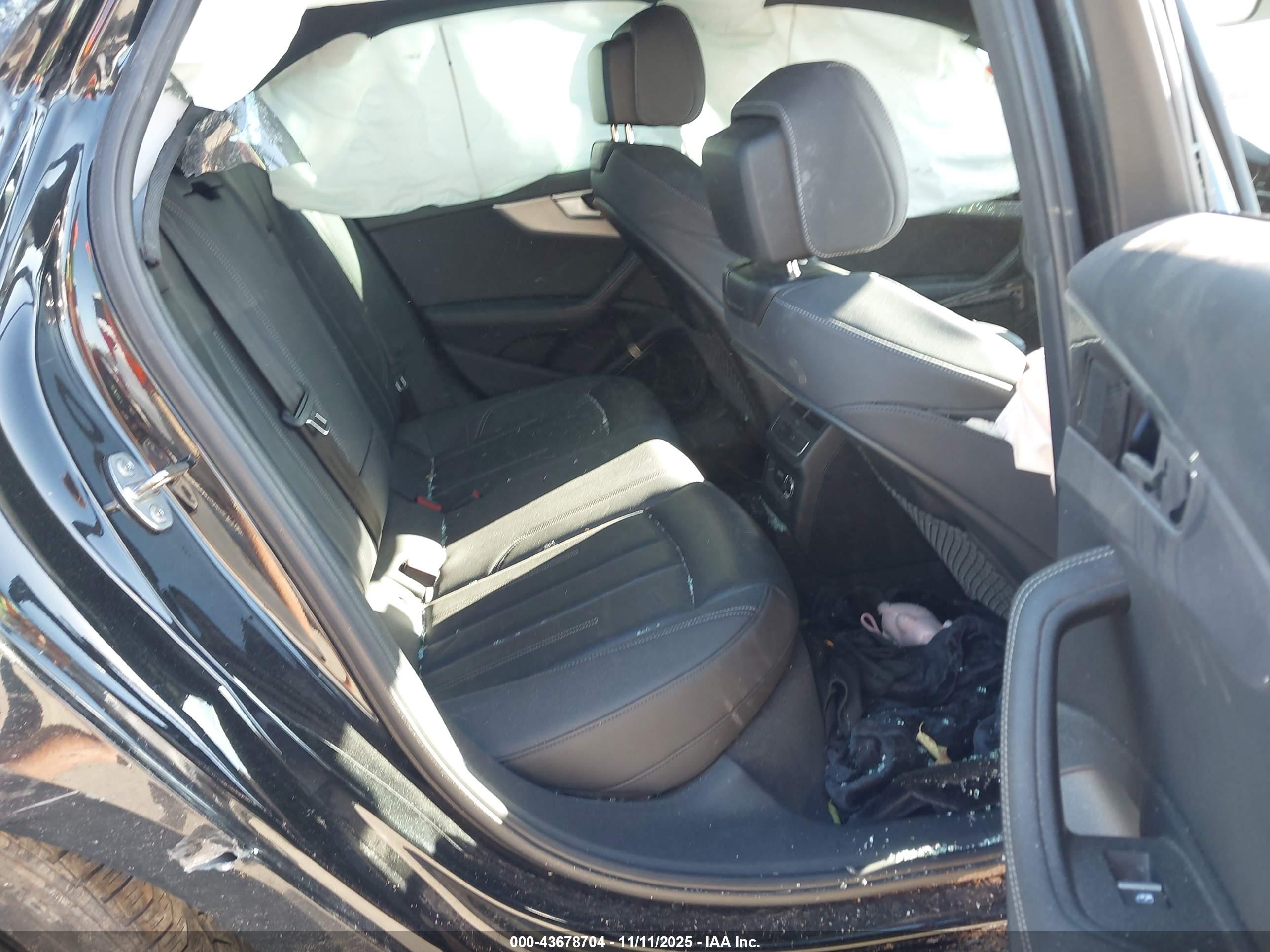 AUDI A4 image 8