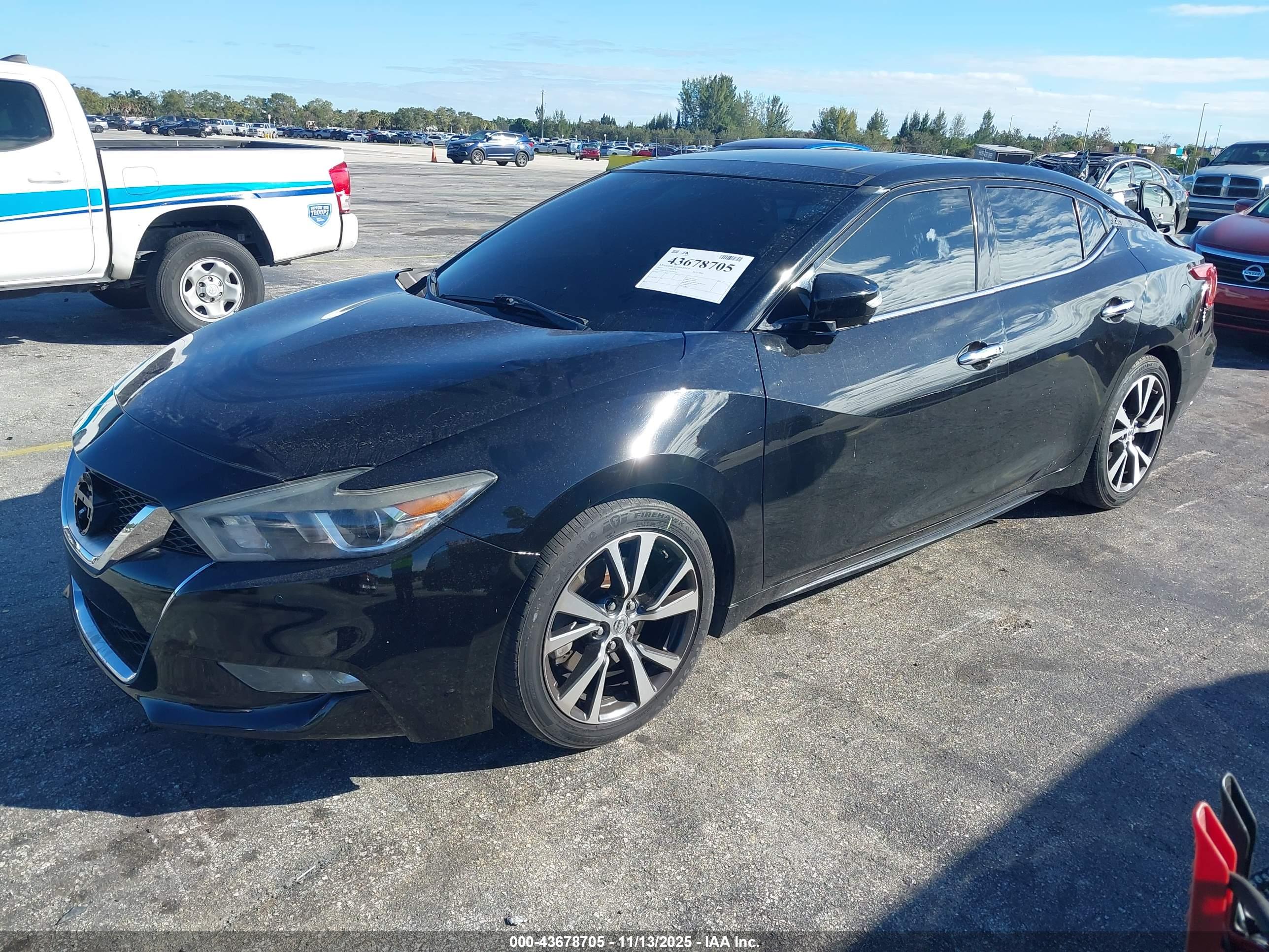 NISSAN MAXIMA image 2