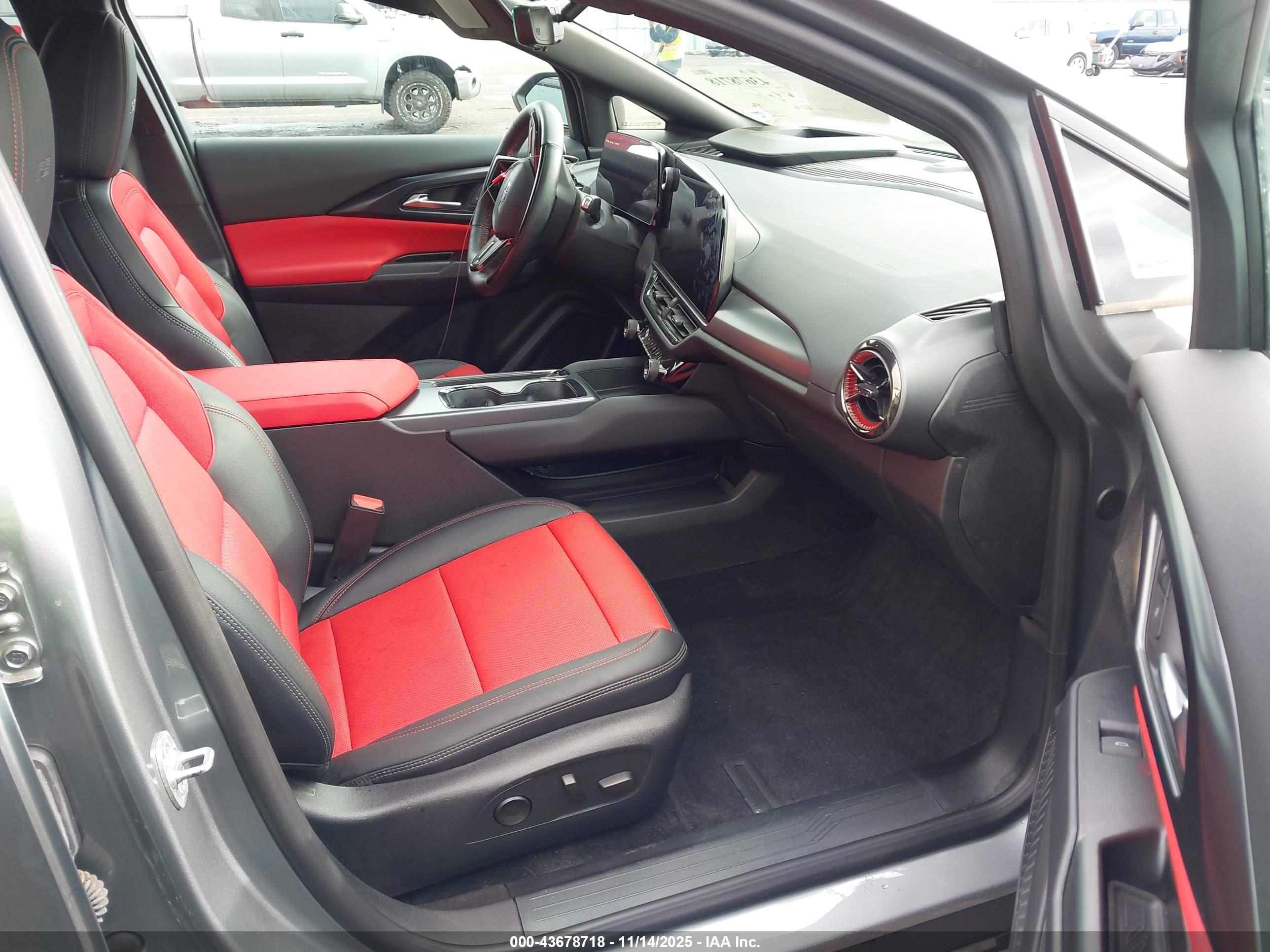 CHEVROLET EQUINOX image 5