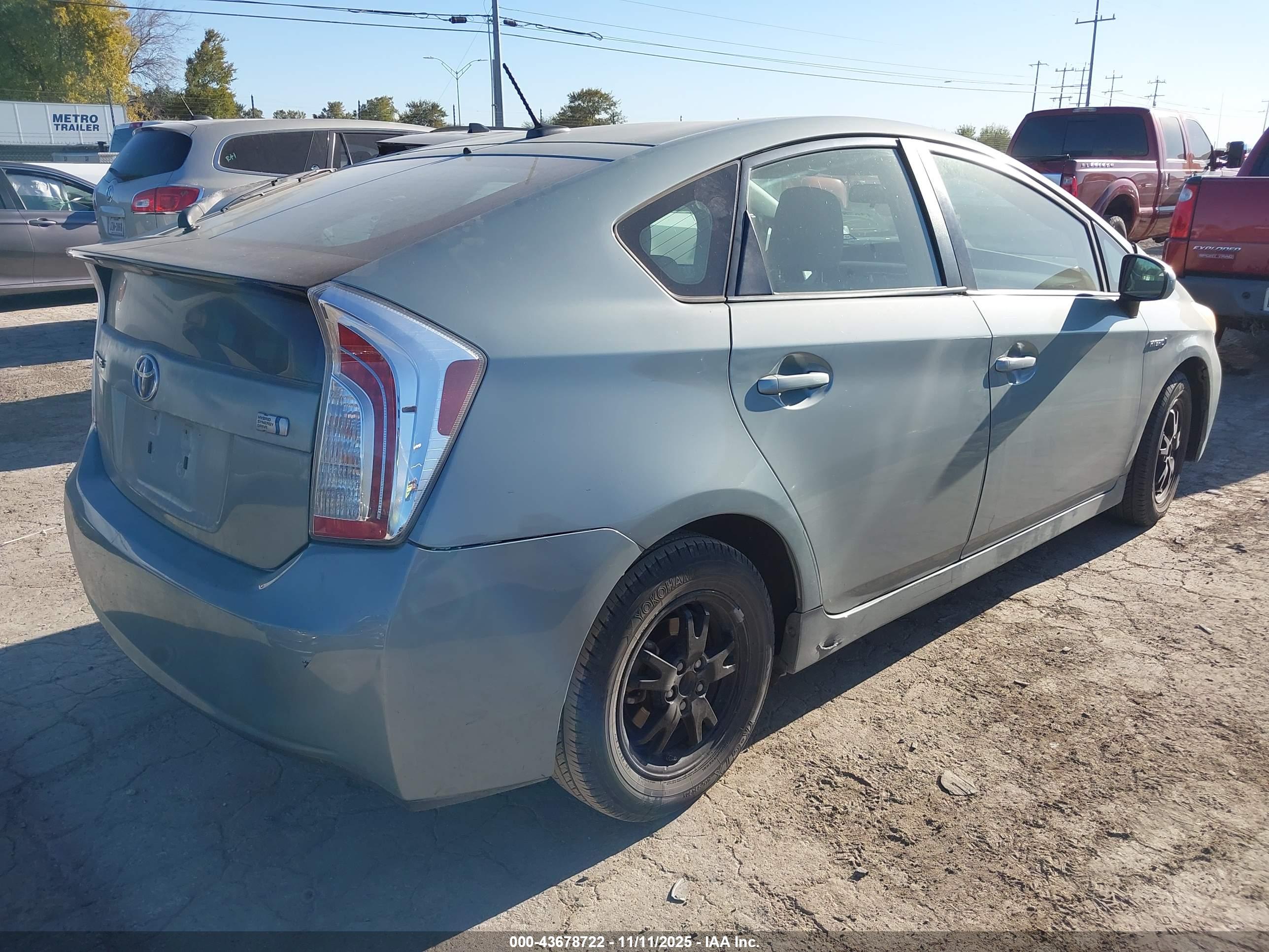 TOYOTA PRIUS image 4