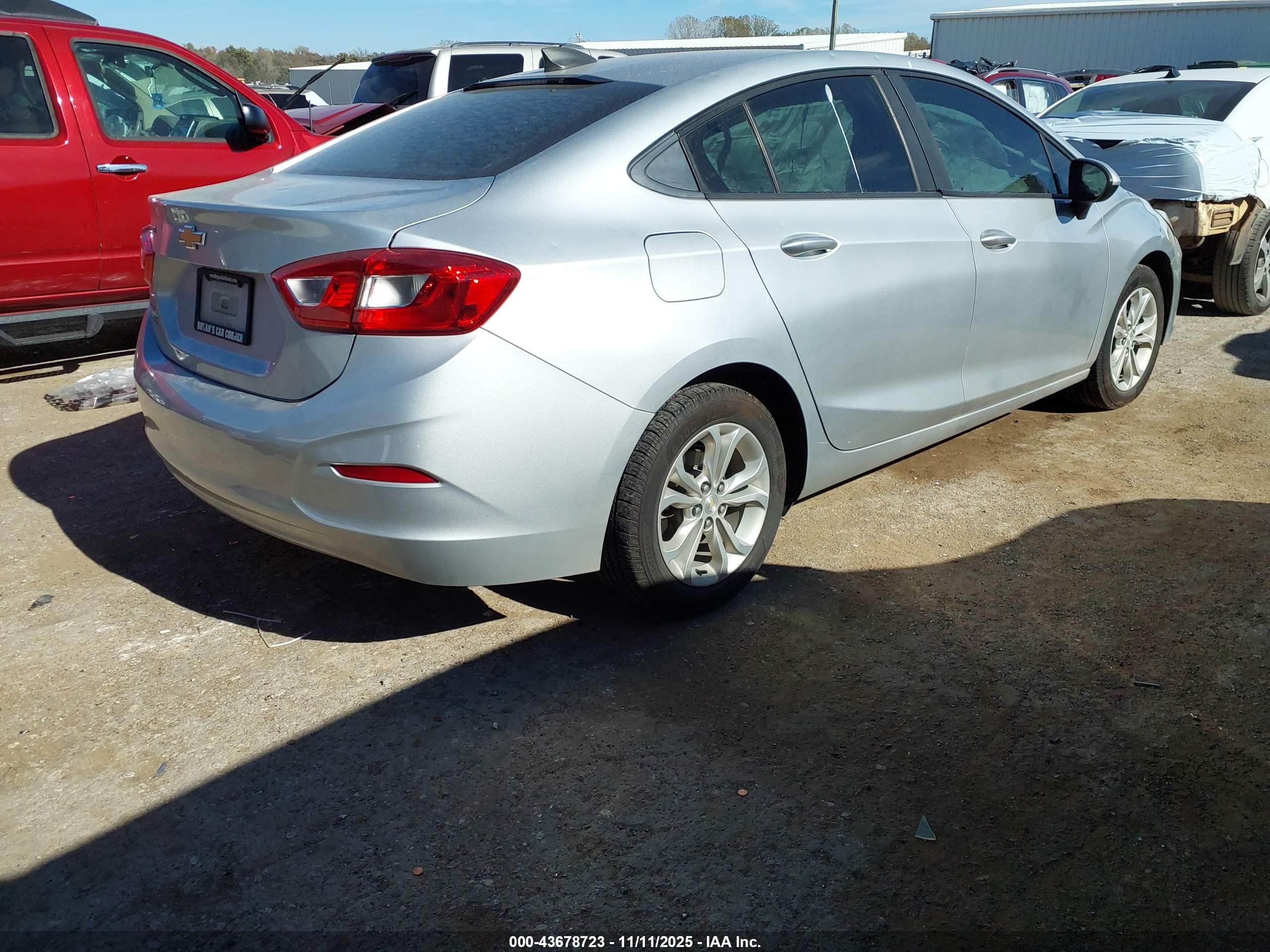 CHEVROLET CRUZE image 4