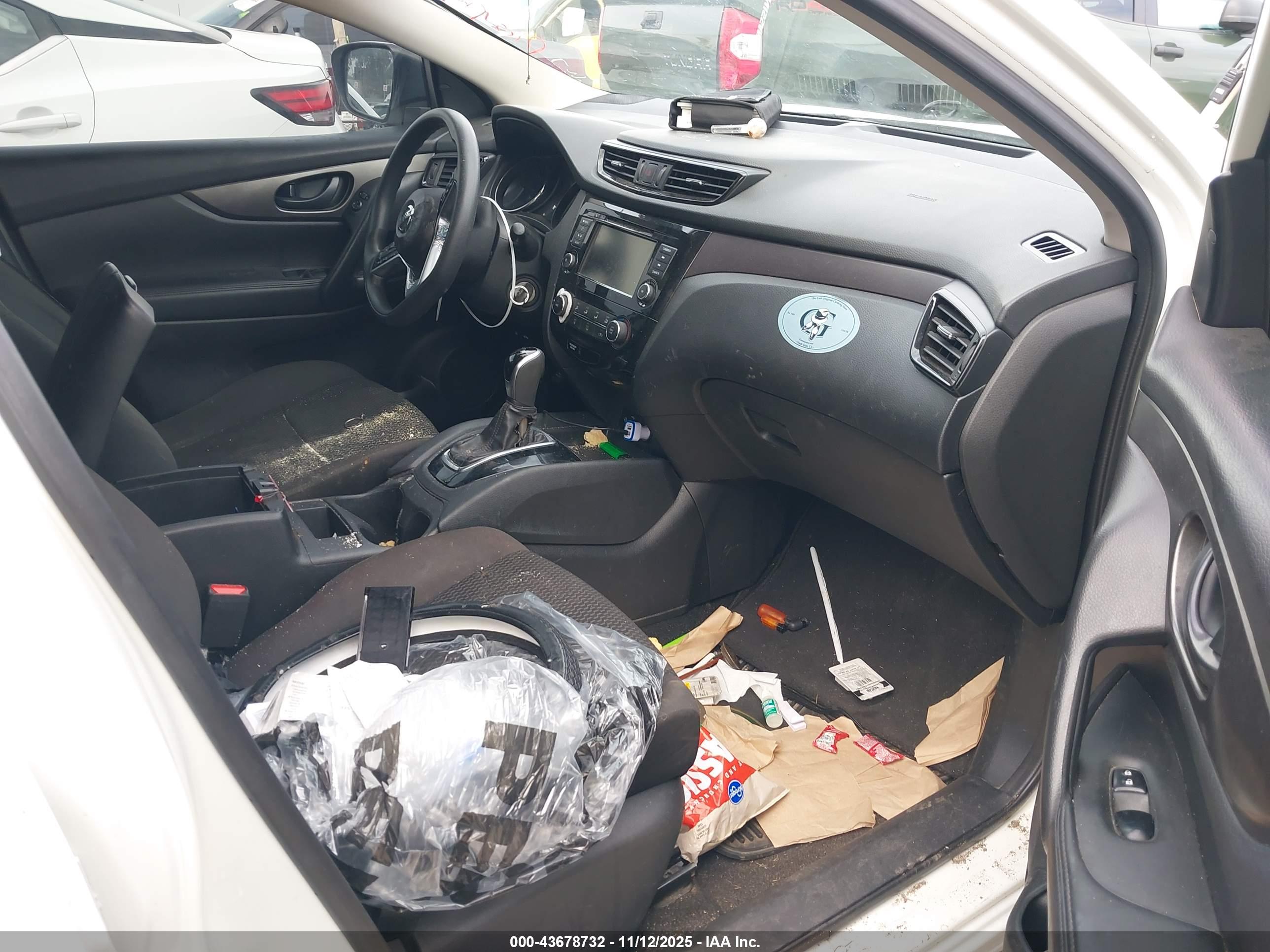 NISSAN ROGUE image 5