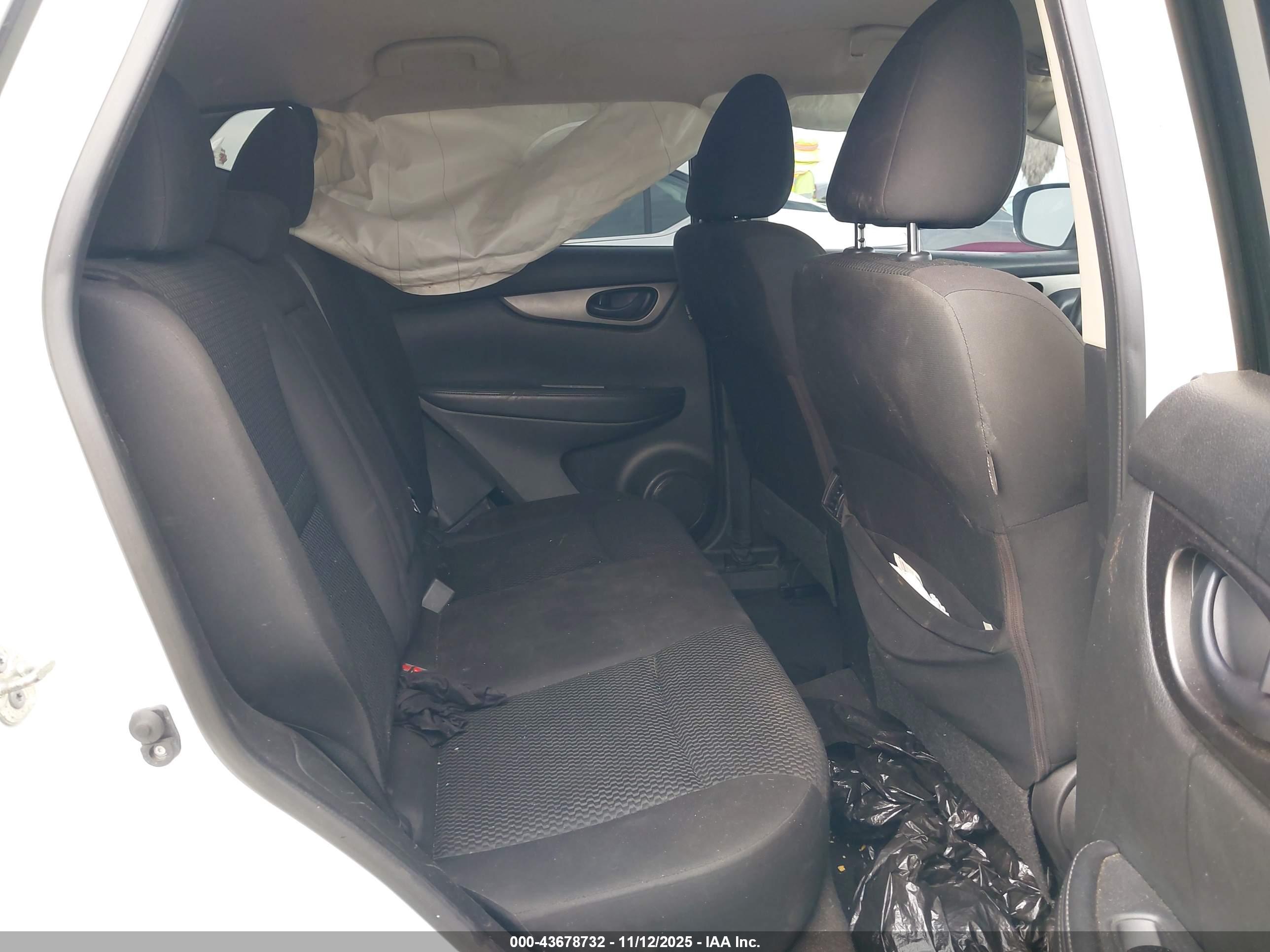 NISSAN ROGUE image 8