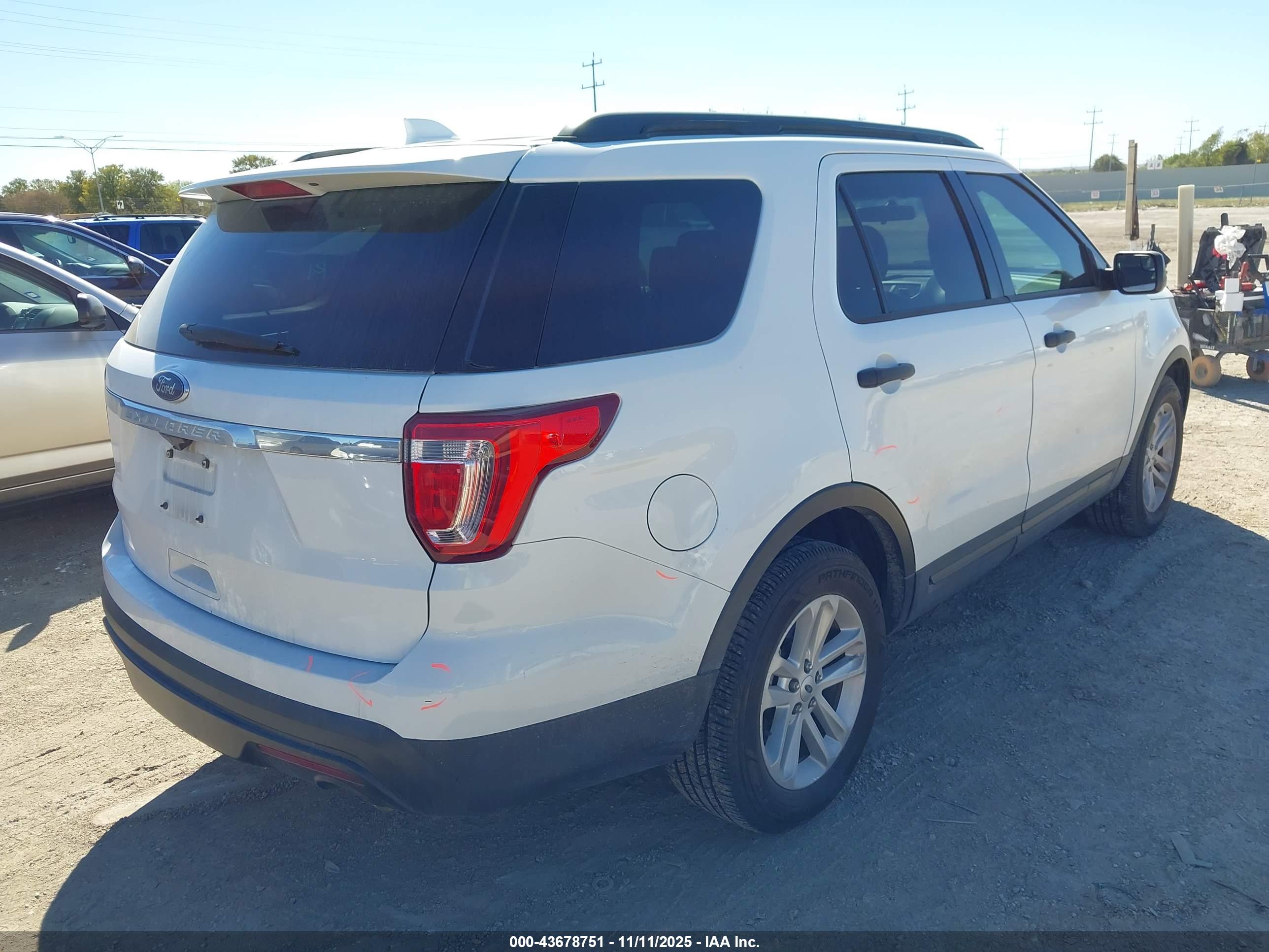 FORD EXPLORER image 4