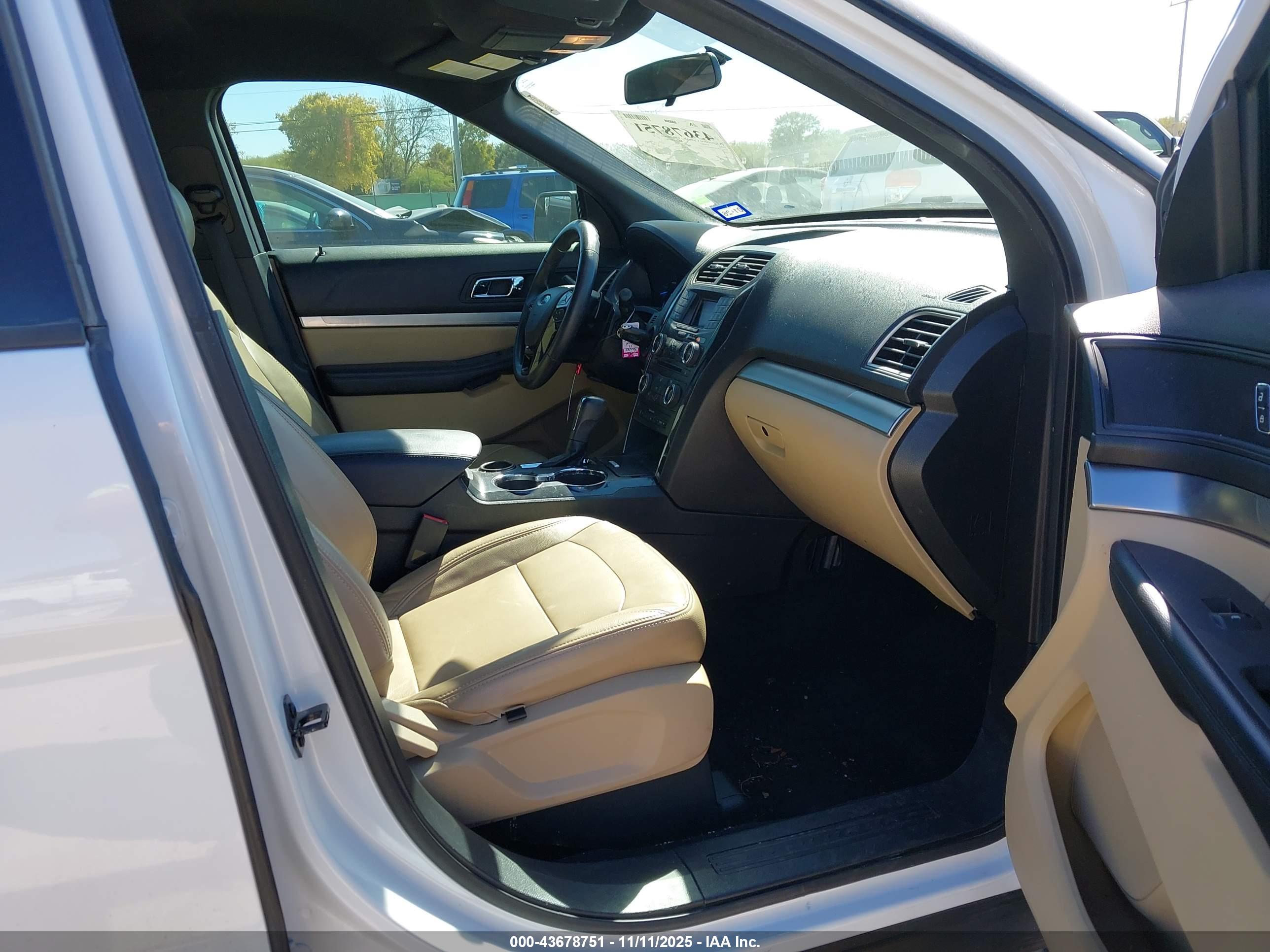 FORD EXPLORER image 5