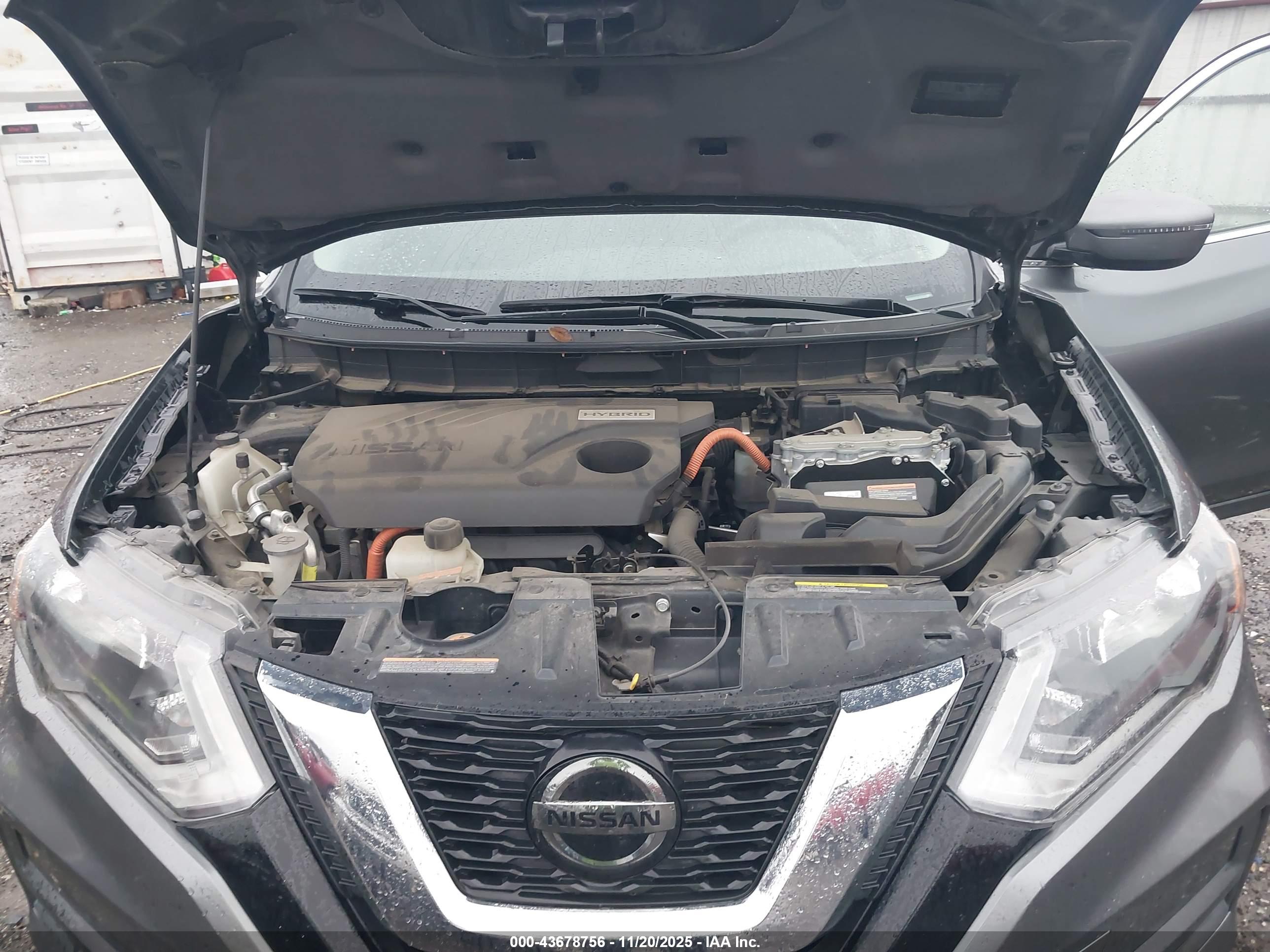 NISSAN ROGUE image 10