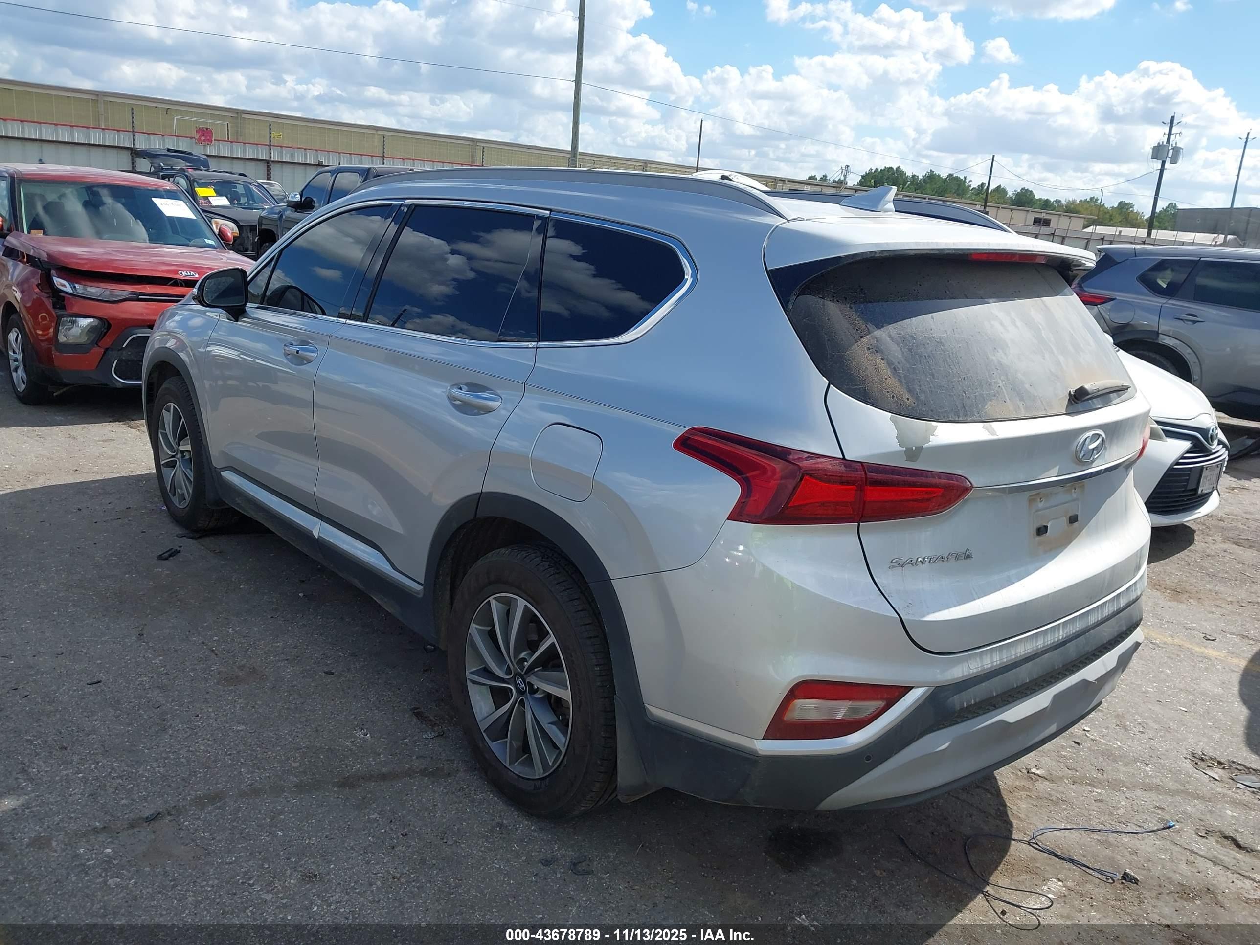 HYUNDAI SANTA image 3