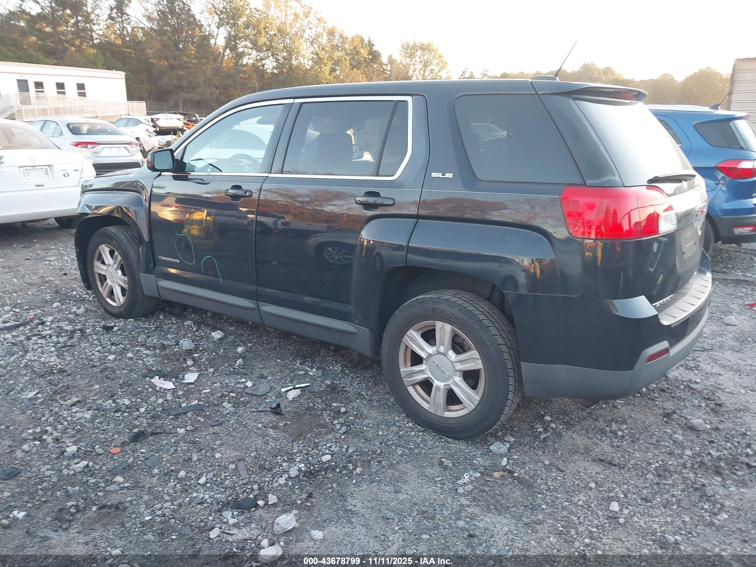 GMC TERRAIN image 3